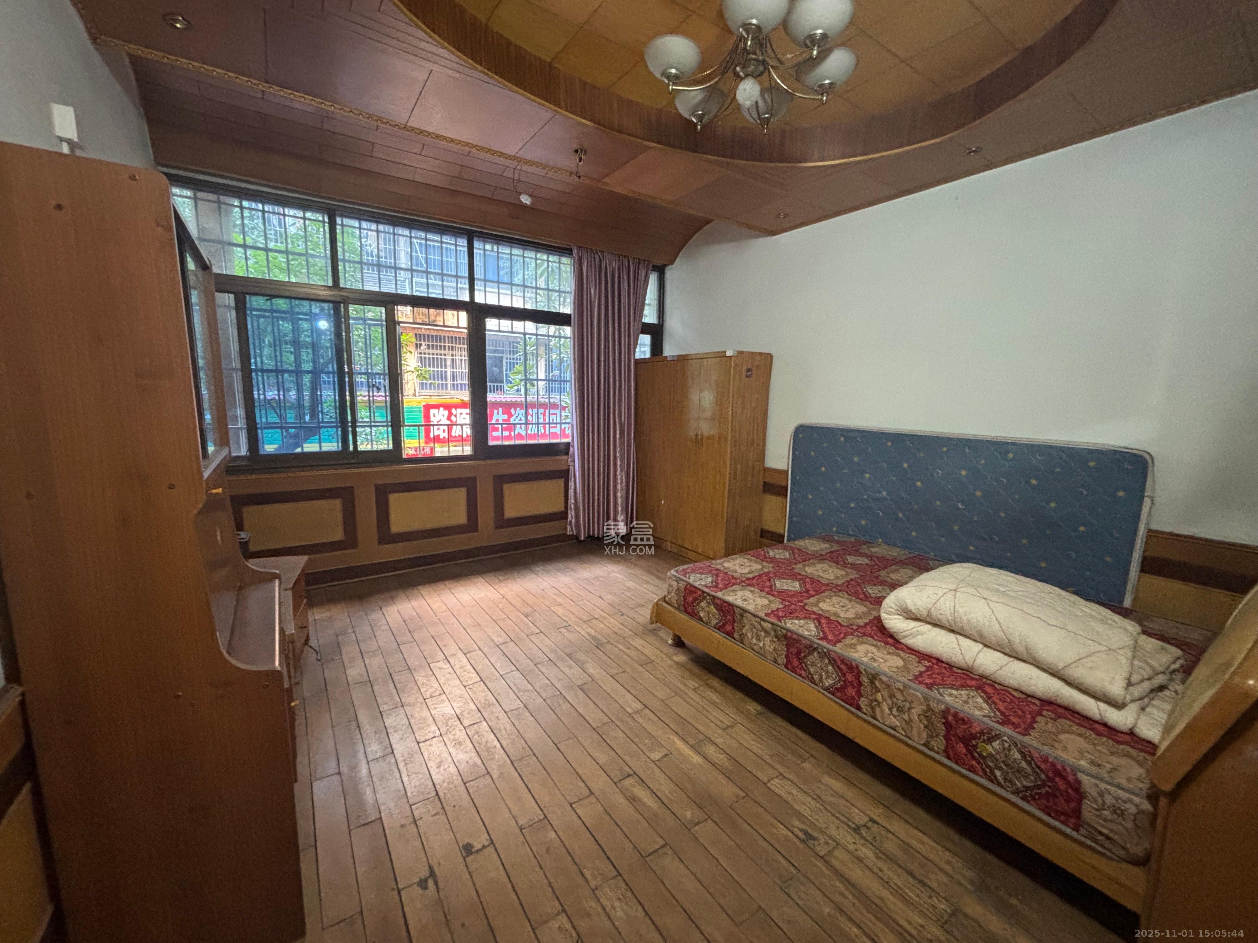 汽车西站商贸城(河西望城坡) 3室2厅1卫 1200.0元/月 汽车西站商贸城(河西望城坡) 3室2厅1卫 1200.0元/月室内图