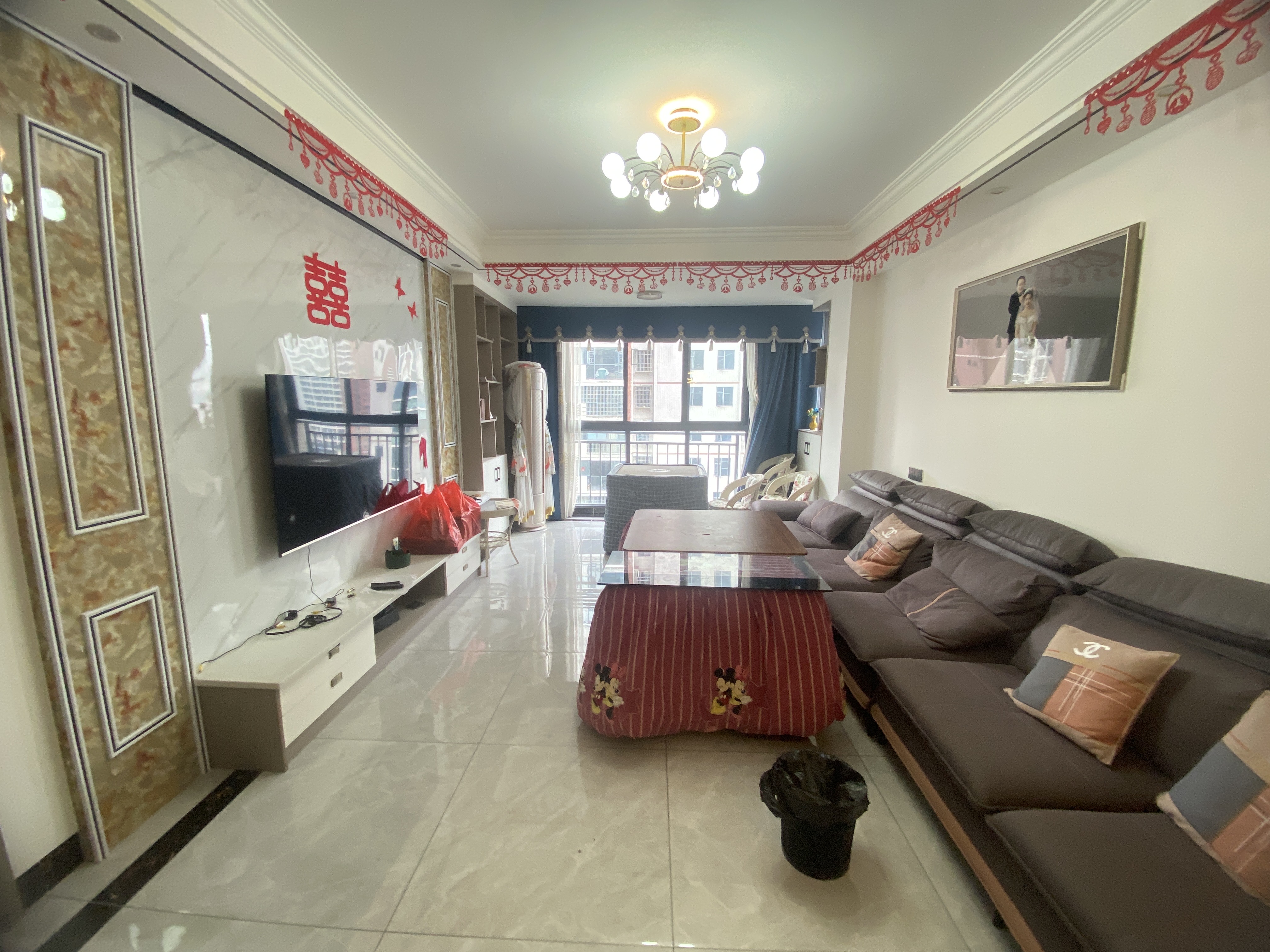 东方明珠  3室2厅2卫    59.8万客厅