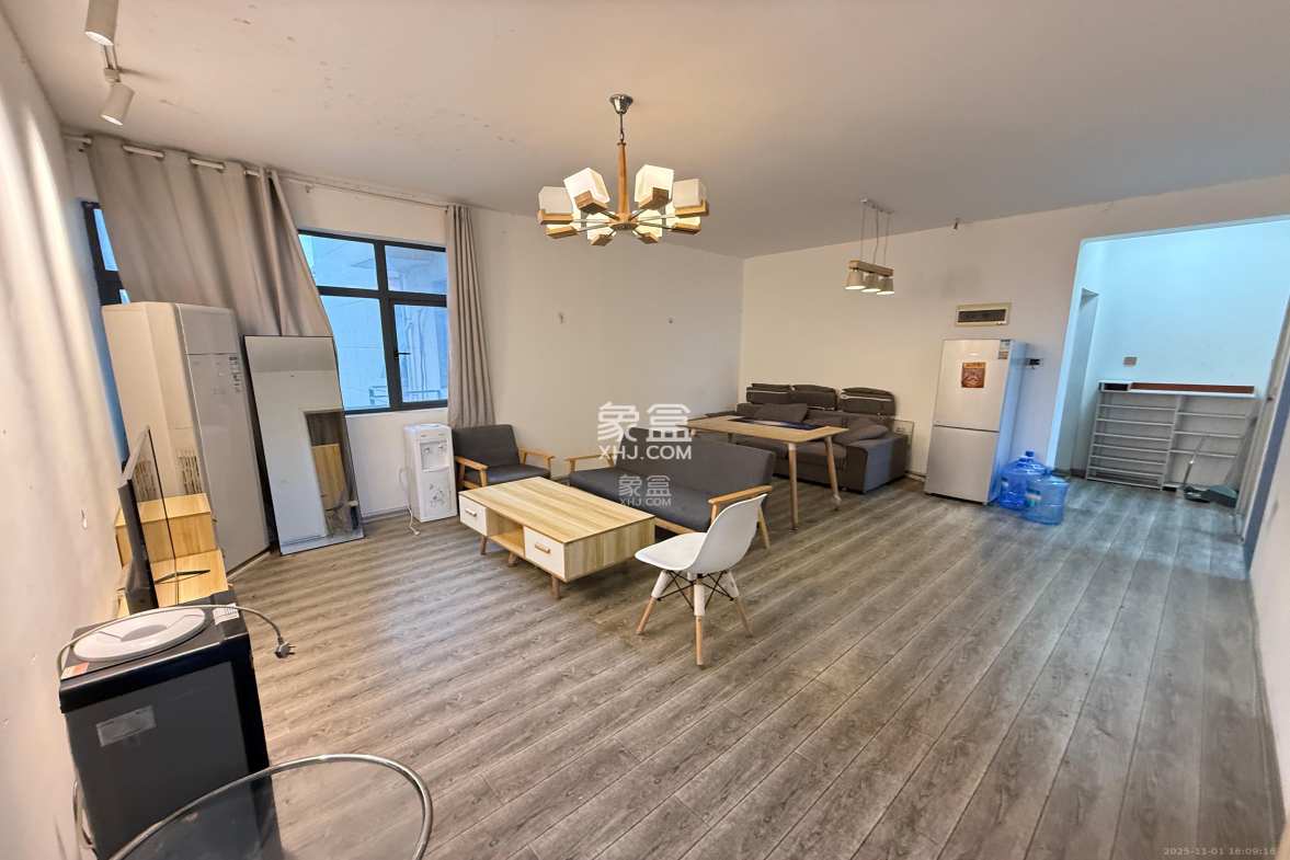 钱隆首府(福晟御园) 3室1厅1卫 3300.0元/月 钱隆首府(福晟御园) 3室1厅1卫 3300.0元/月室内图