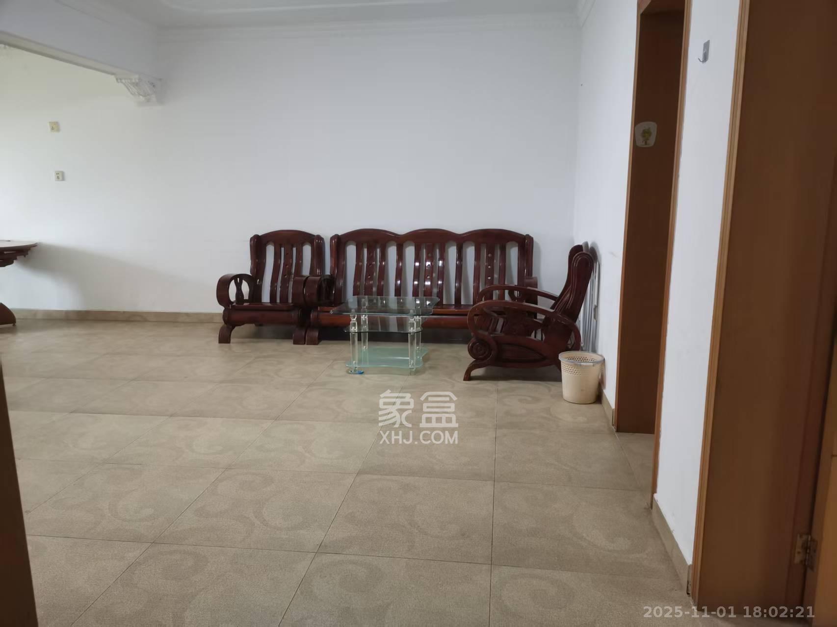 三湘小区  2室2厅1卫    1500.0元/月室内图