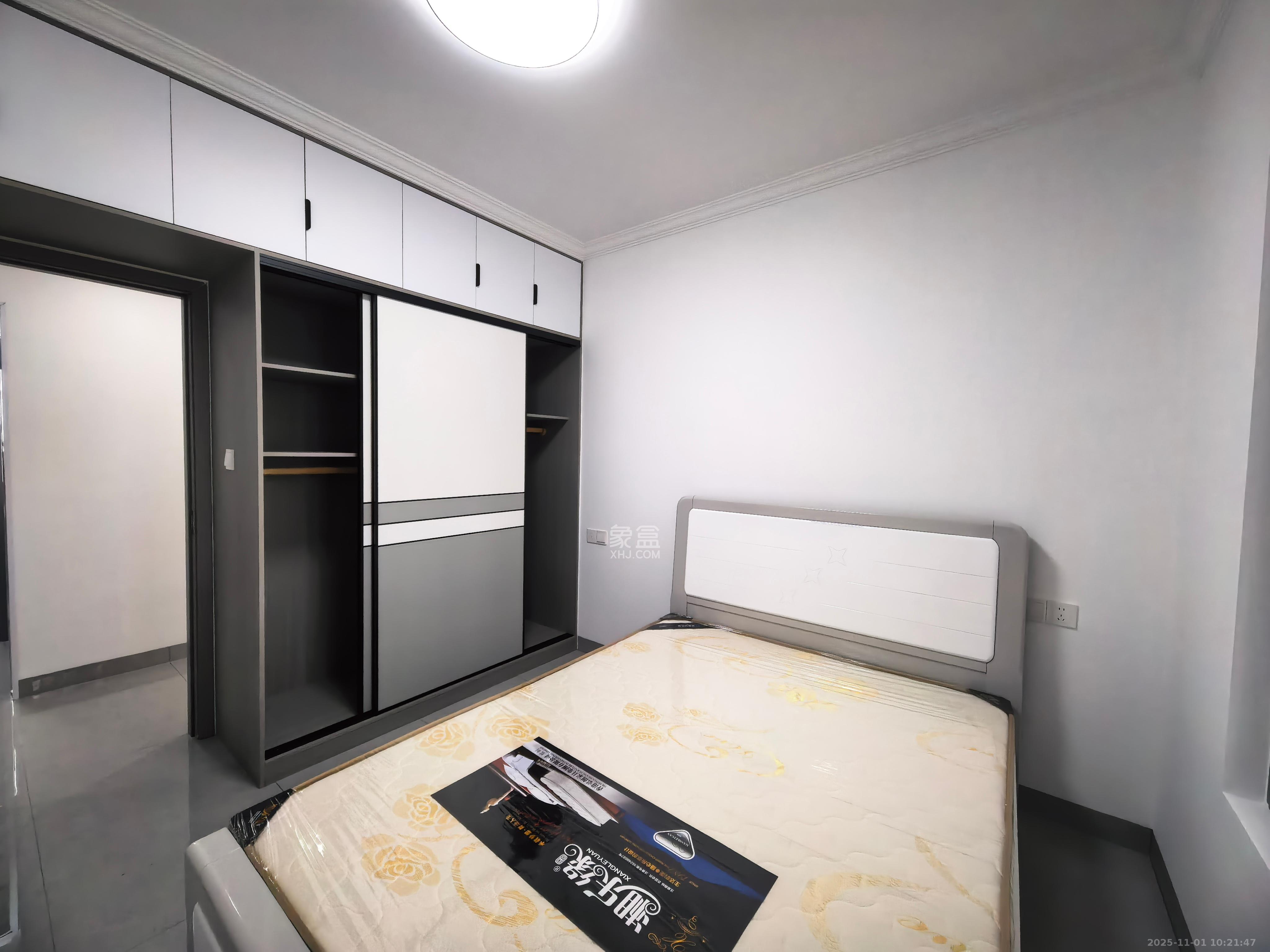 桥头家园三期  3室2厅2卫    2200.0元/月室内图