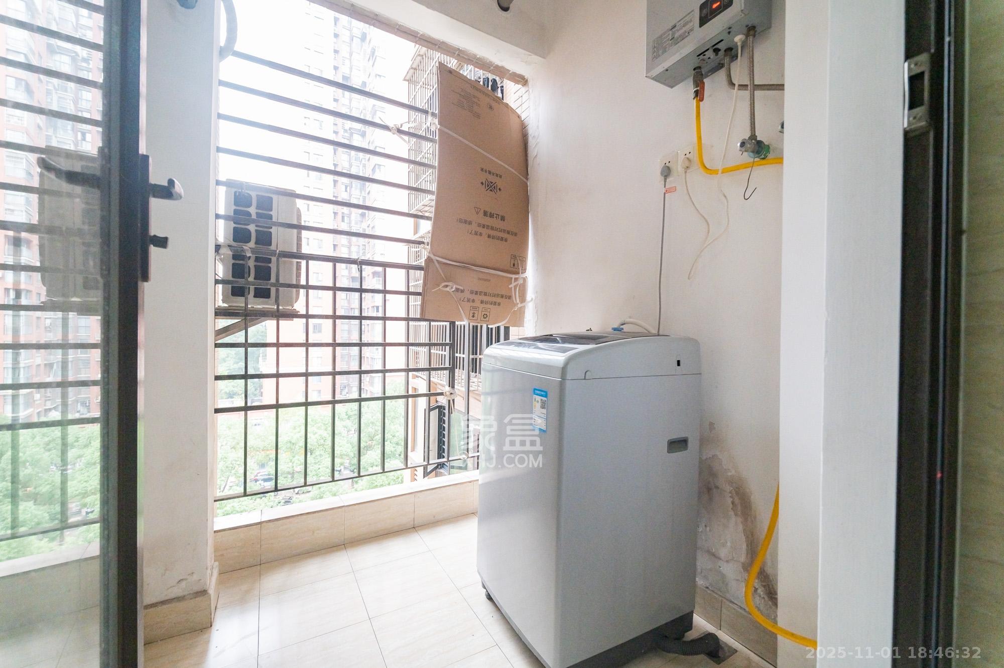 华润凤凰城三期  2室2厅1卫    53.0万 华润凤凰城三期  2室2厅1卫    53.0万厨房