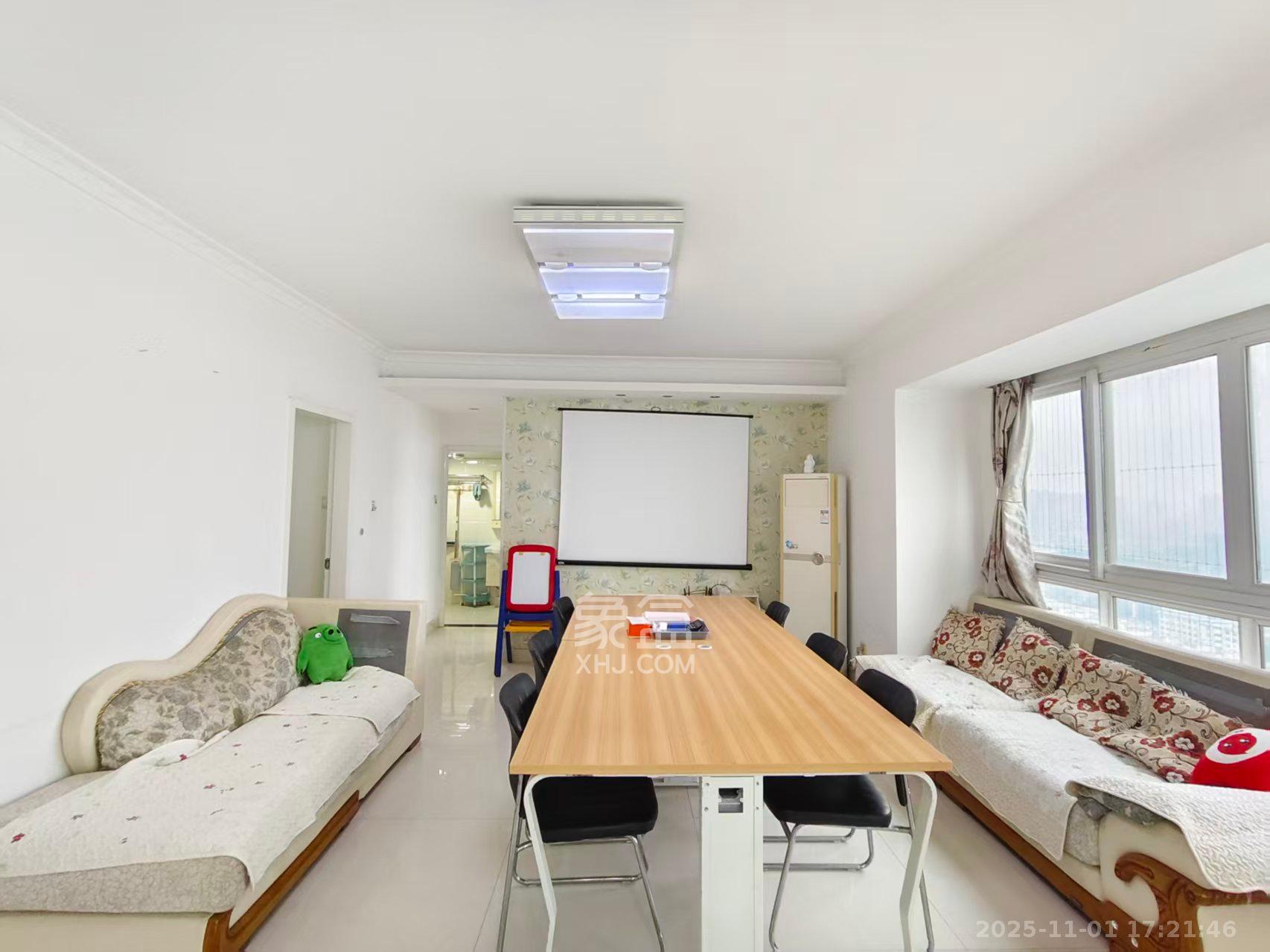 银港水晶城  3室2厅1卫    2600.0元/月 银港水晶城  3室2厅1卫    2600.0元/月室内图