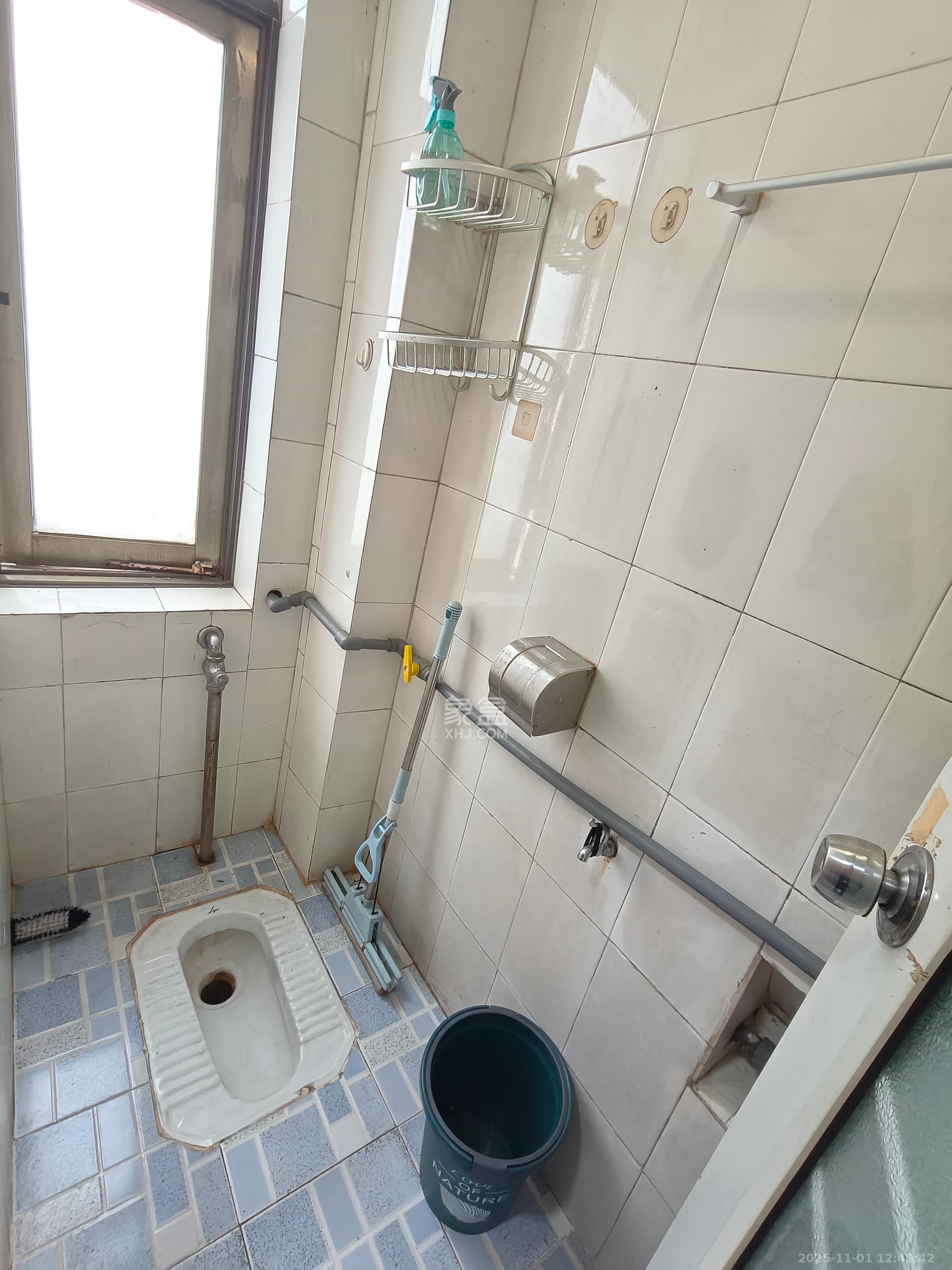 省商务厅宿舍  2室1厅1卫    1700.0元/月 省商务厅宿舍  2室1厅1卫    1700.0元/月室内图