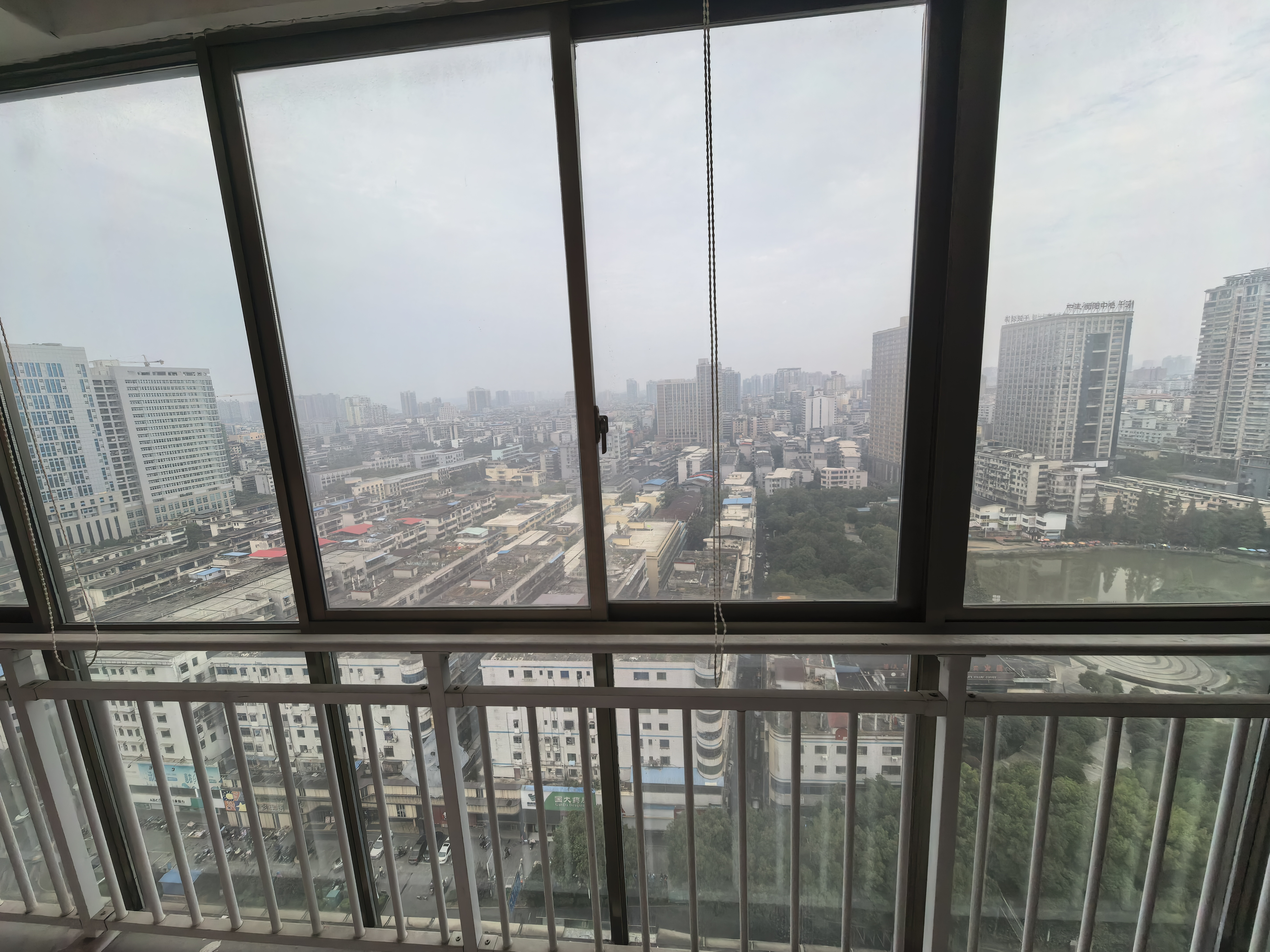 华亿明珠 4室2厅2卫 2000.0元/月 华亿明珠 4室2厅2卫 2000.0元/月室内图