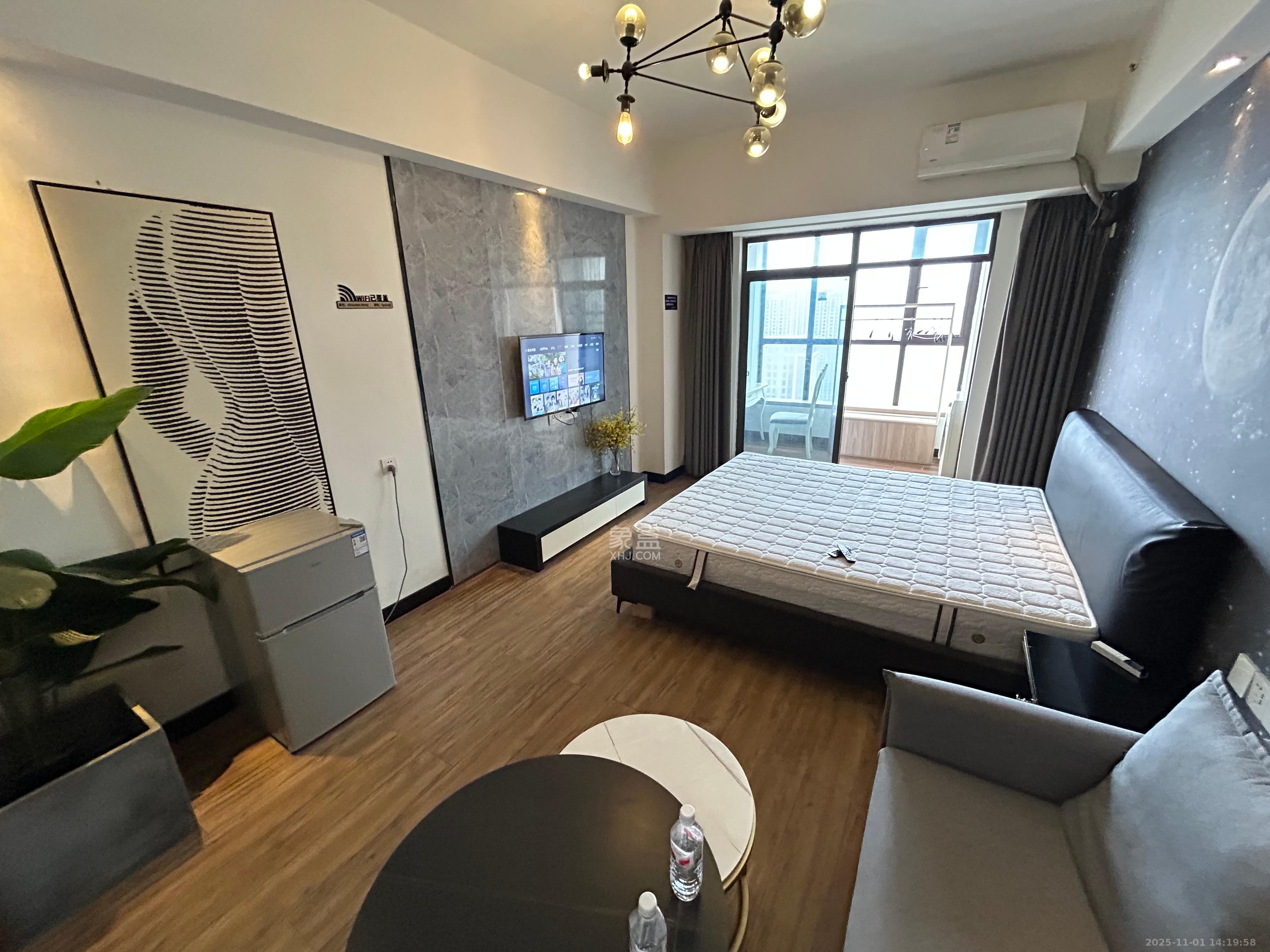 梅溪国际公寓（步步高新天地）  1室1厅1卫    1400.0元/月室内图