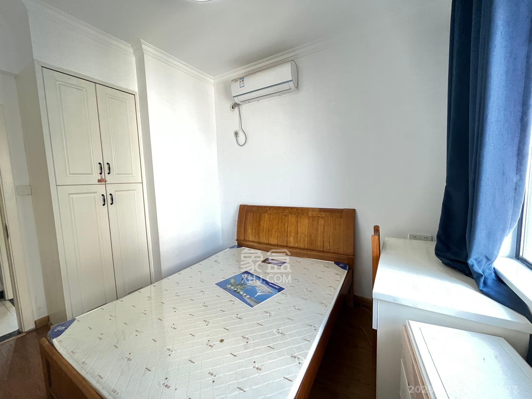 中南红领邦(红星嘉和苑)  3室2厅1卫    2100.0元/月 中南红领邦(红星嘉和苑)  3室2厅1卫    2100.0元/月室内图