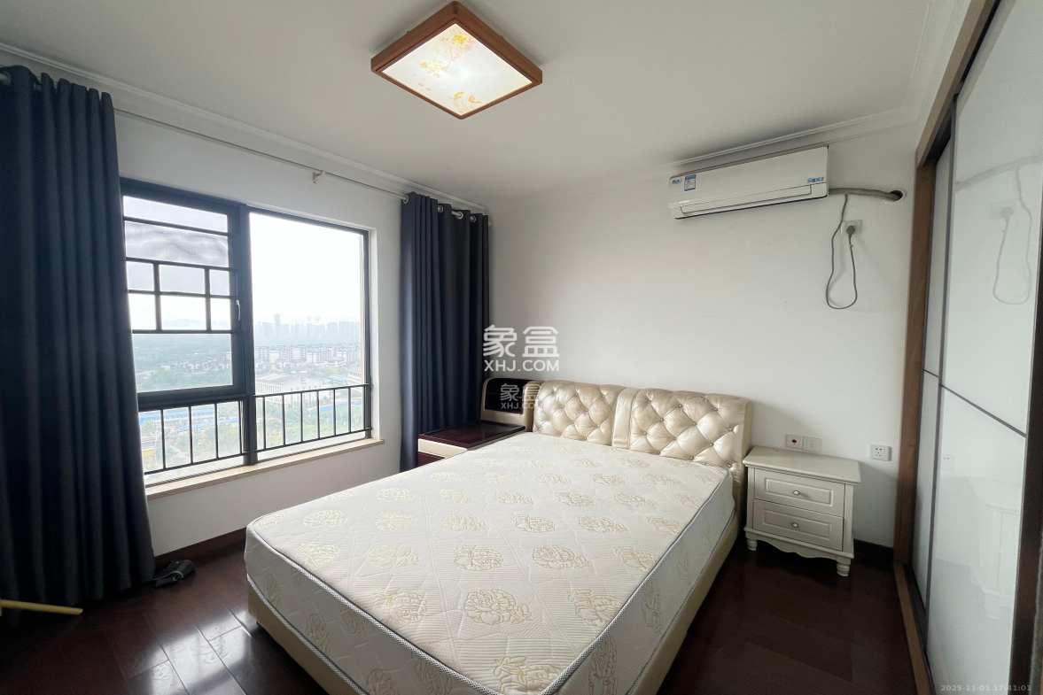 万科白鹭郡 3室2厅1卫 2600.0元/月 万科白鹭郡 3室2厅1卫 2600.0元/月室内图