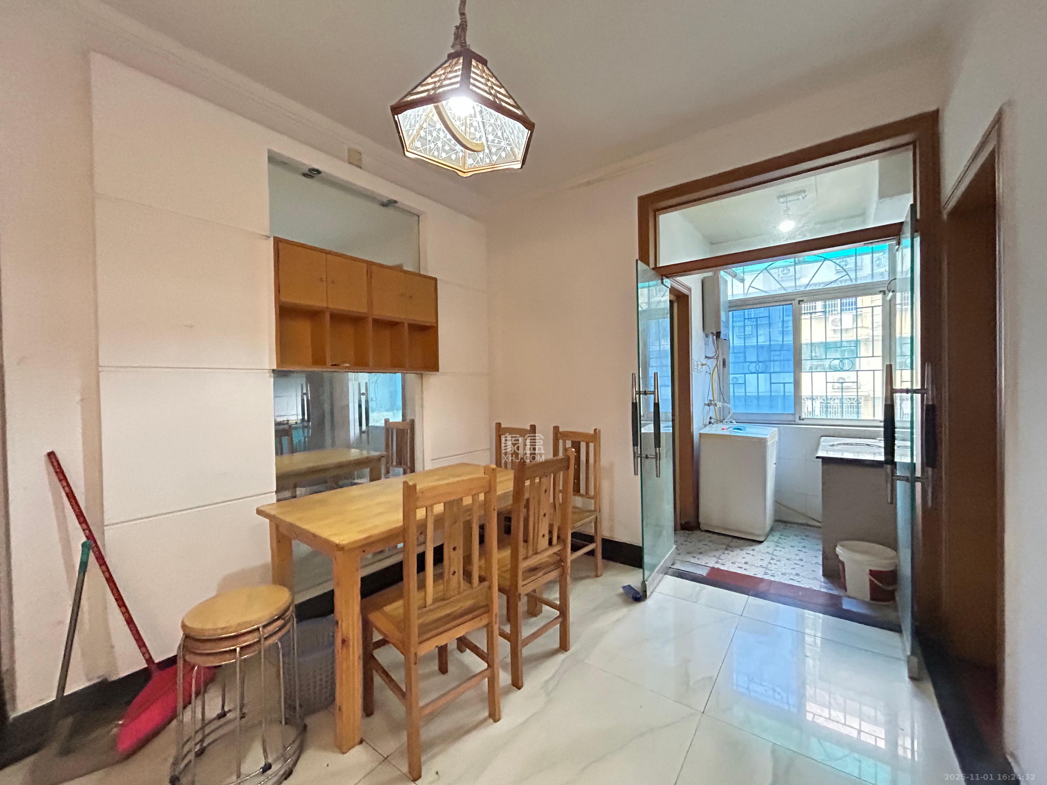 创远花园  4室2厅2卫    3600.0元/月室内图