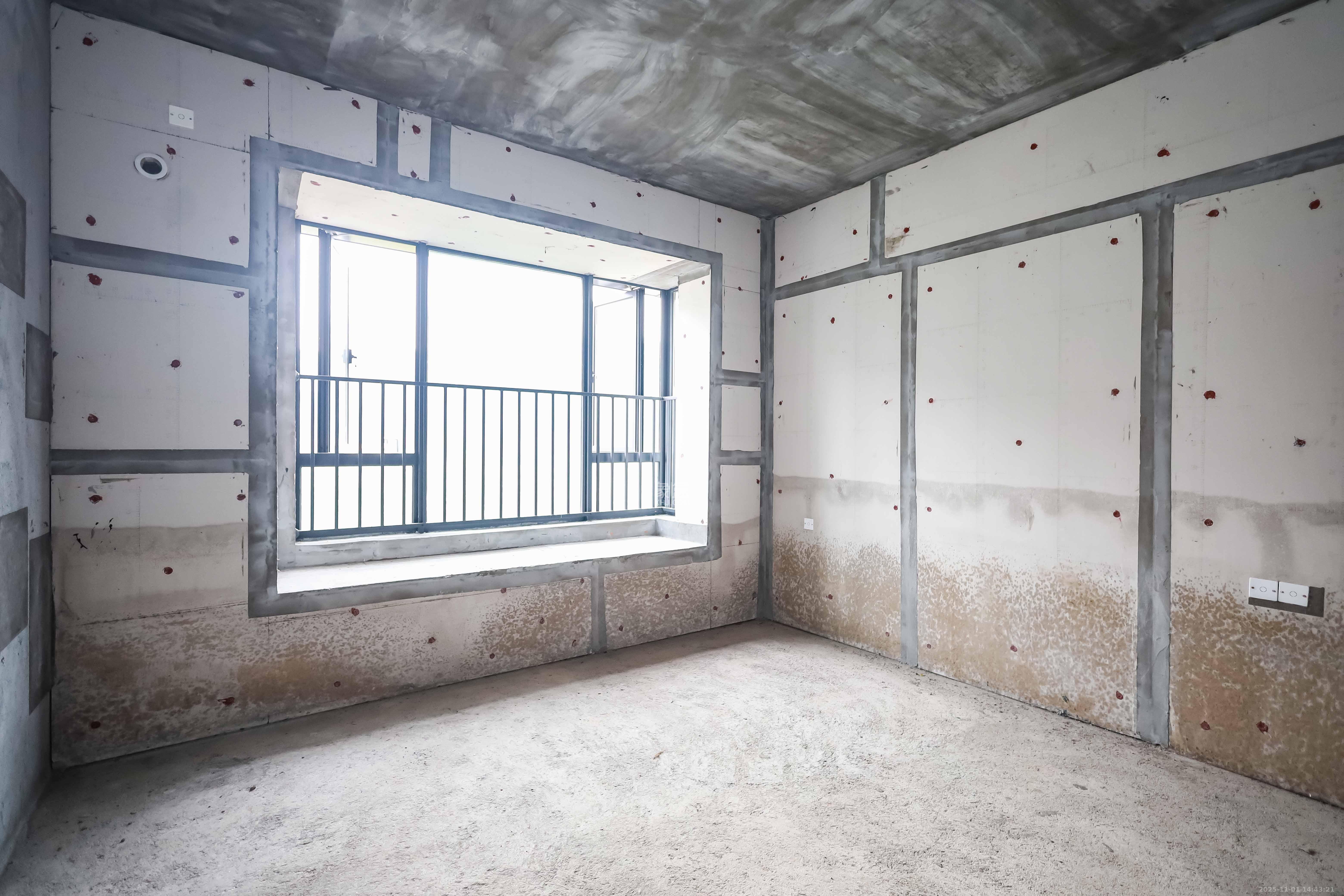 招商雍山湖 4室2厅2卫 226.0万 招商雍山湖 4室2厅2卫 226.0万卧室