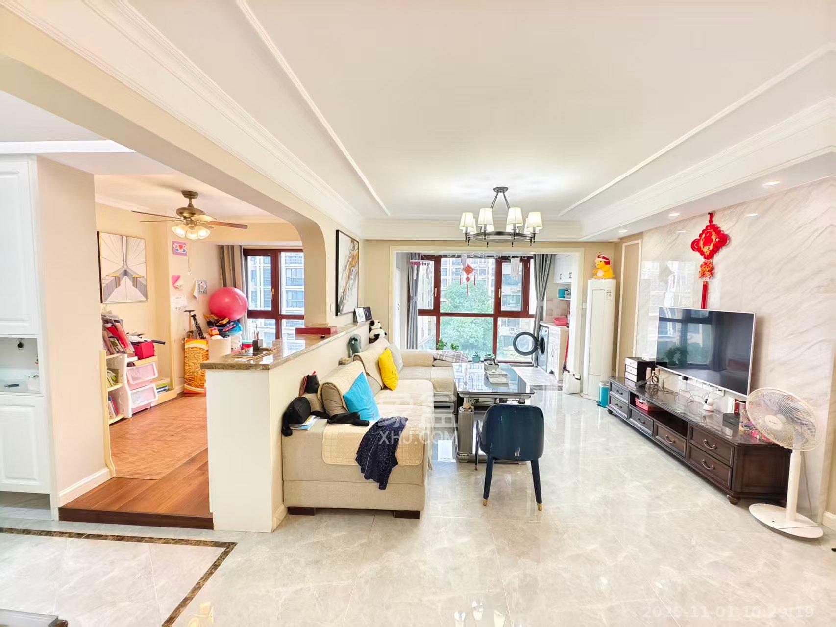 鑫远悦城（鑫远悦时代）  4室2厅2卫    3600.0元/月