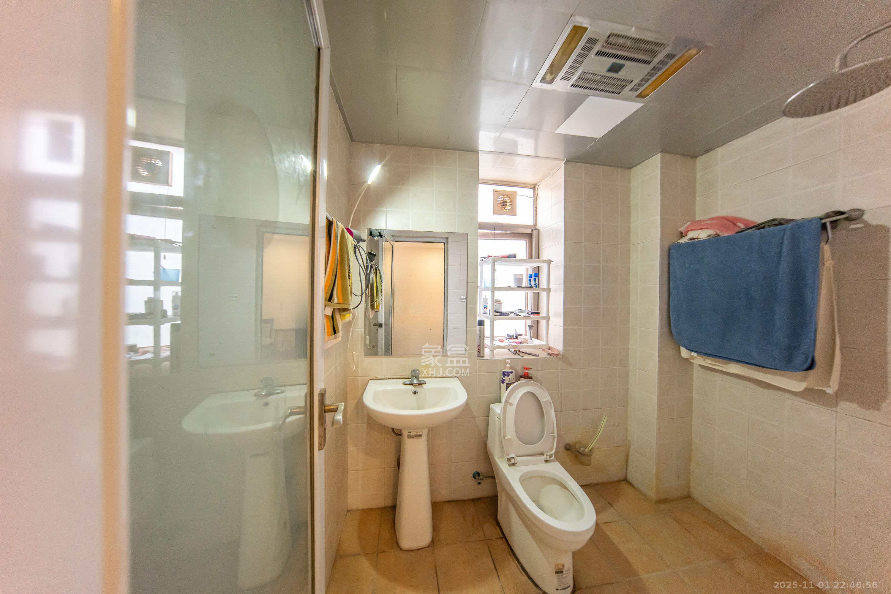 米兰春天 3室2厅2卫 80.0万 米兰春天 3室2厅2卫 80.0万卫生间