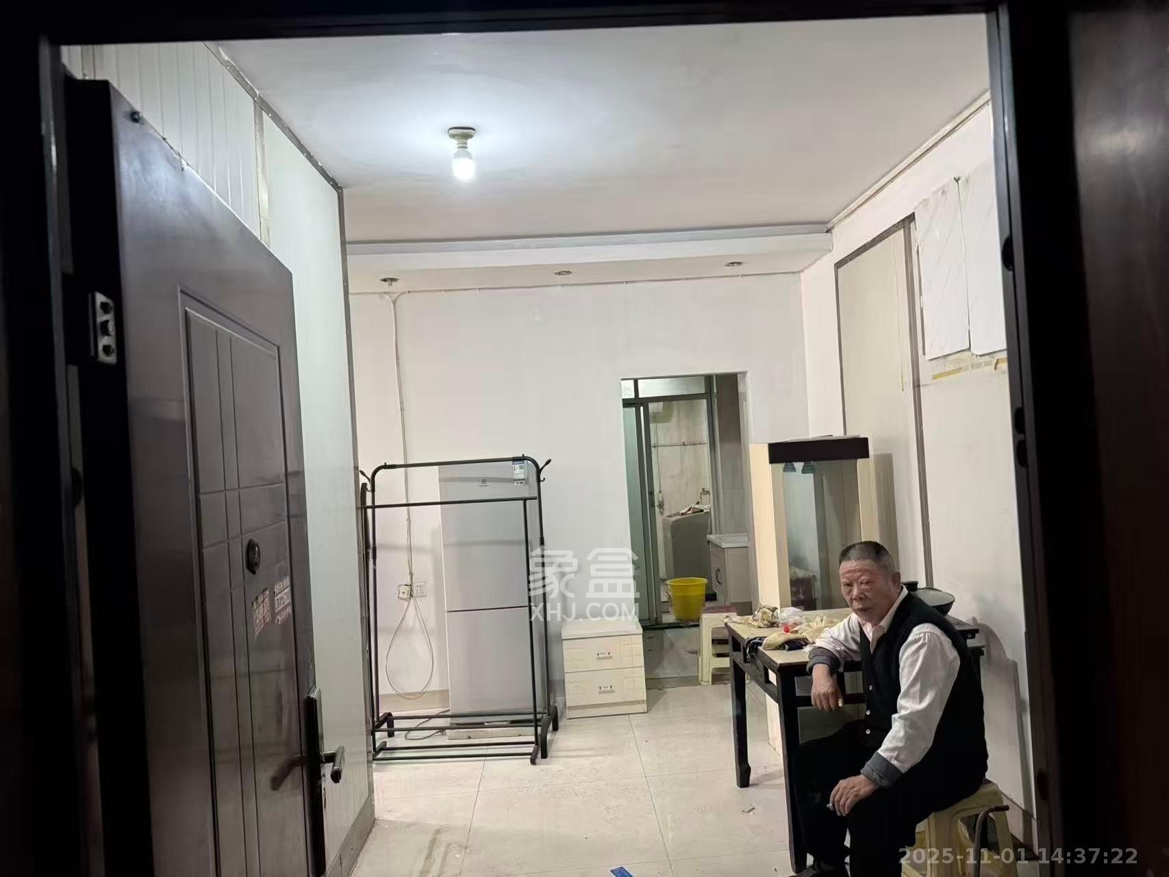 大桥一，二区  1室0厅0卫    1100.0元/月室内图