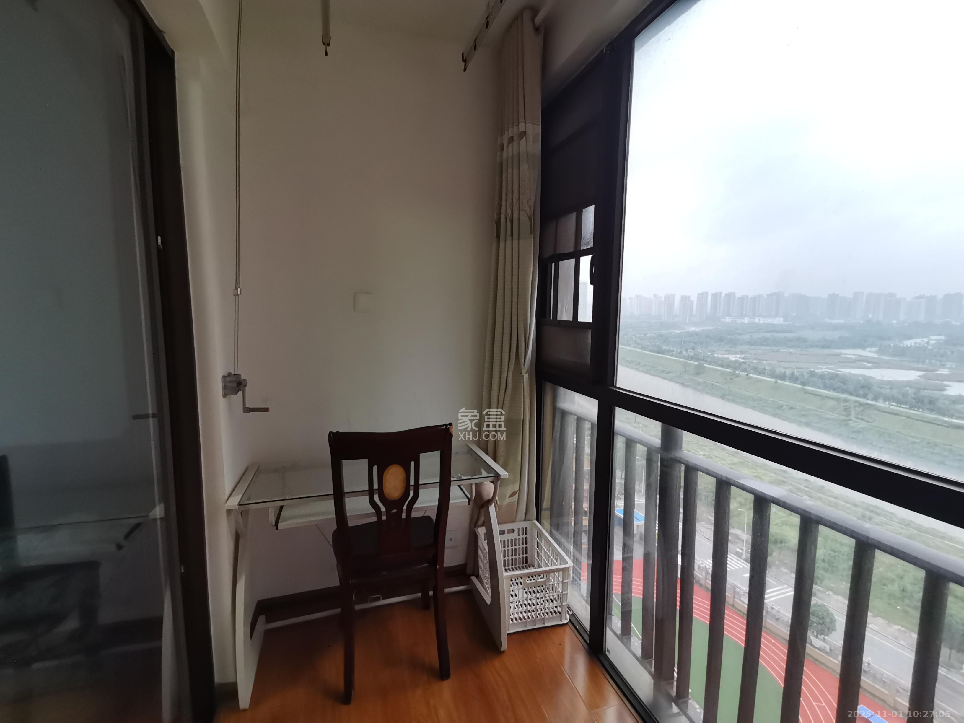 华润橡树湾  3室2厅1卫    1800.0元/月室内图