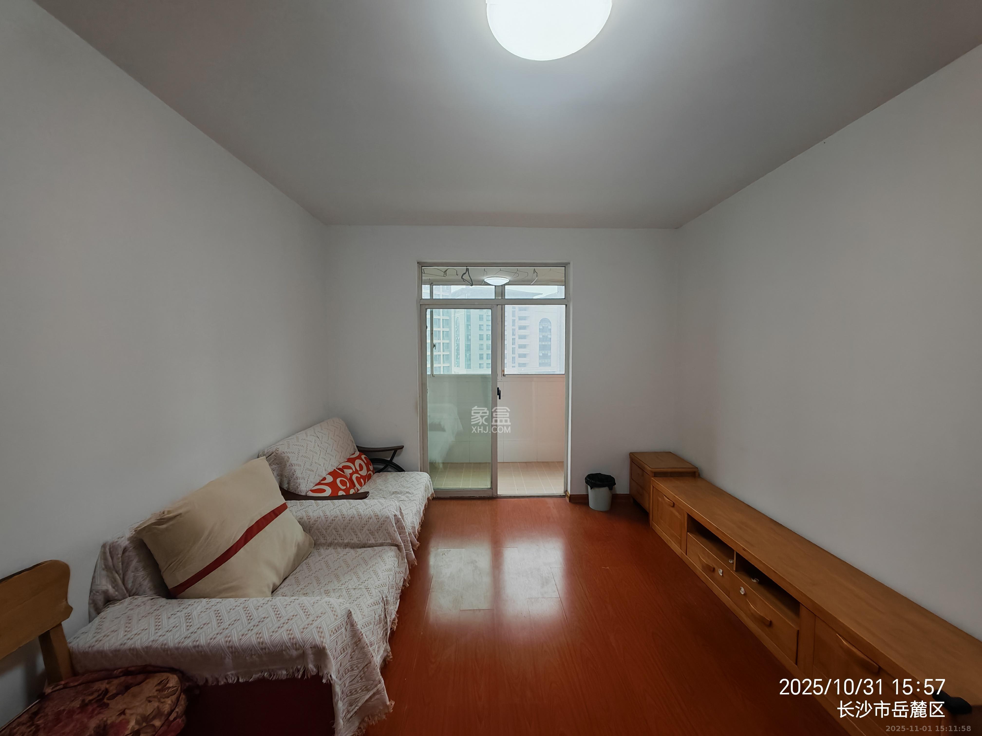 润芳园  1室1厅1卫    1600.0元/月室内图