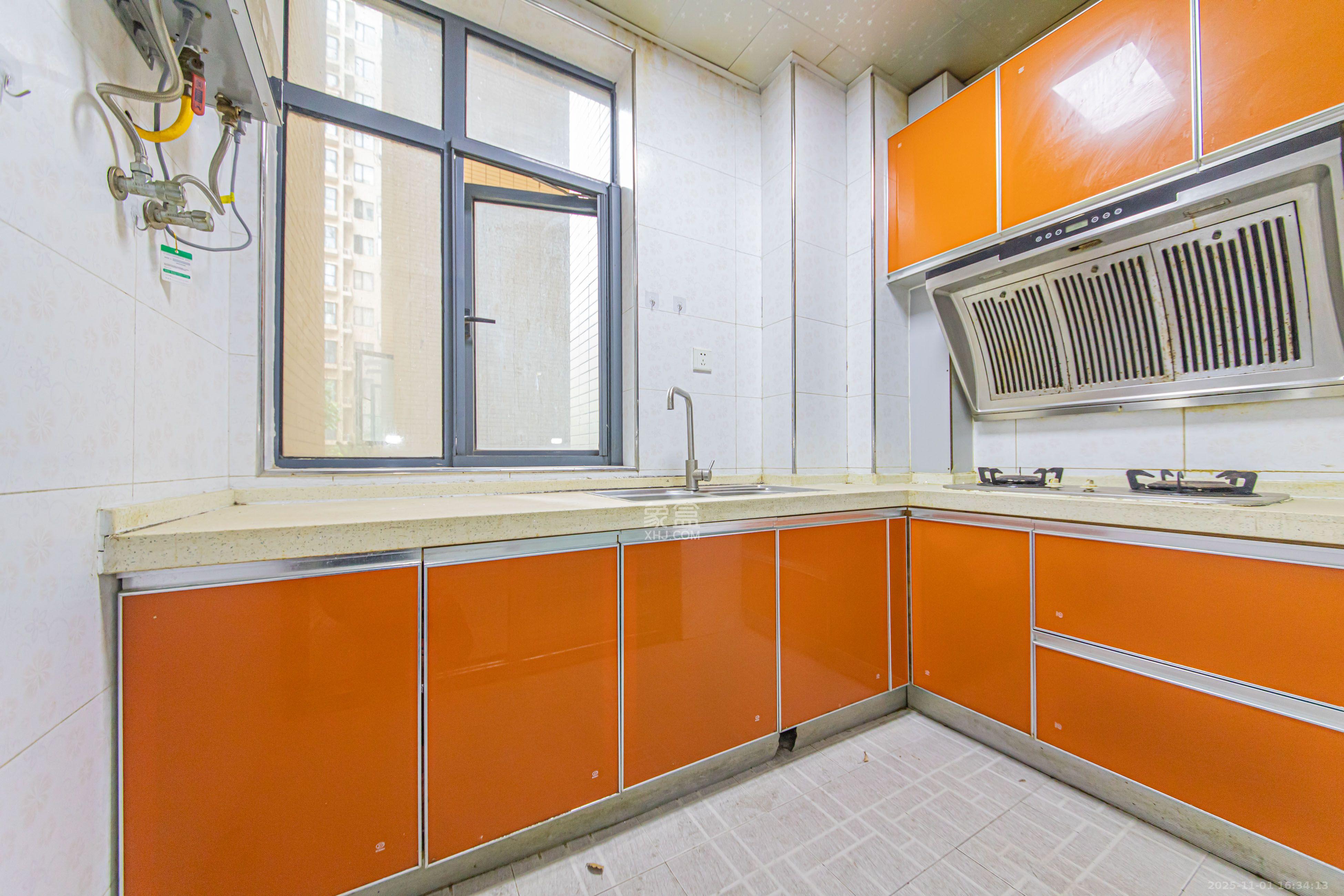 长盛岚庭 3室2厅1卫 2300.0元/月 长盛岚庭 3室2厅1卫 2300.0元/月室内图