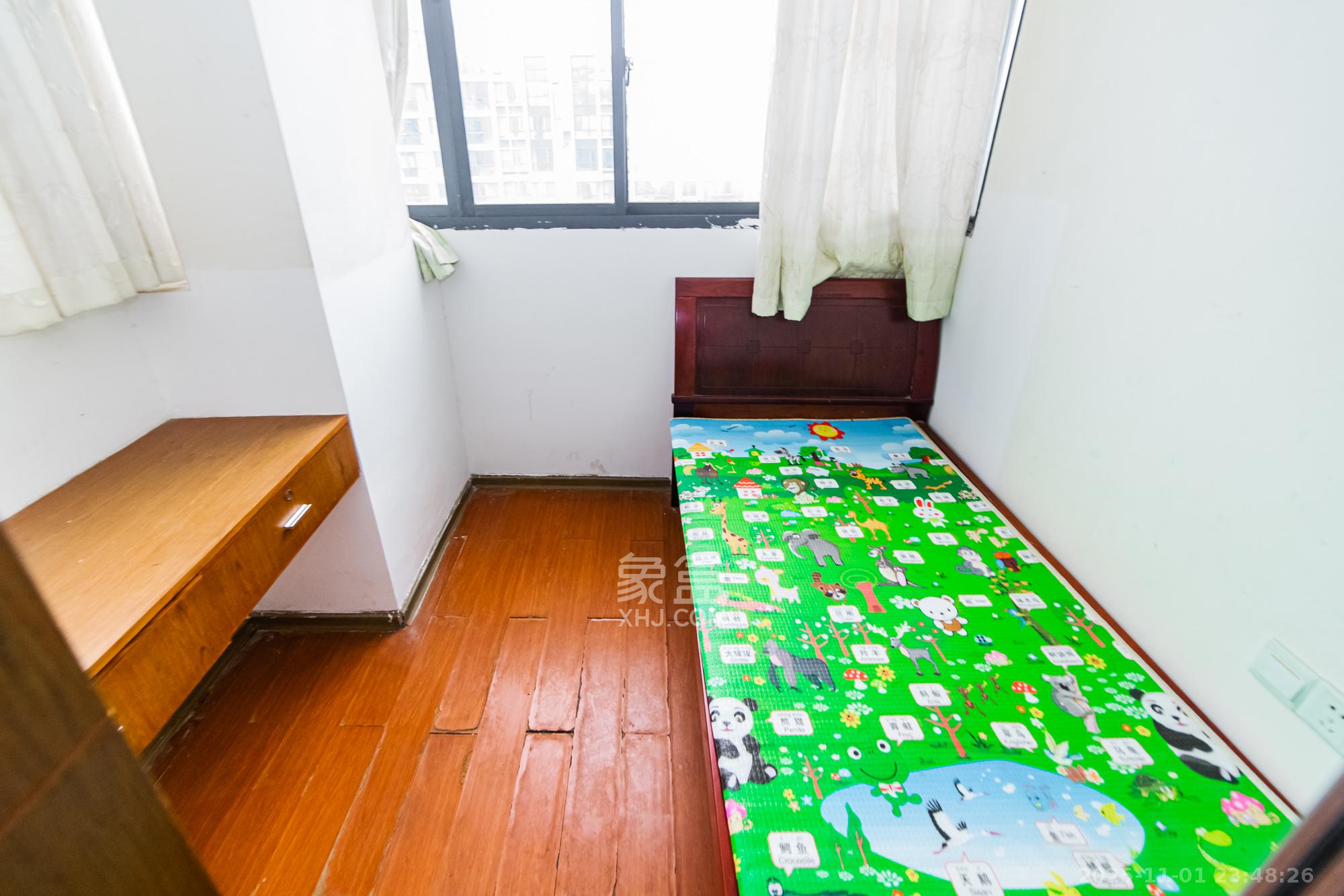 湘江世纪城鸿江苑  3室2厅2卫    103.0万阳台