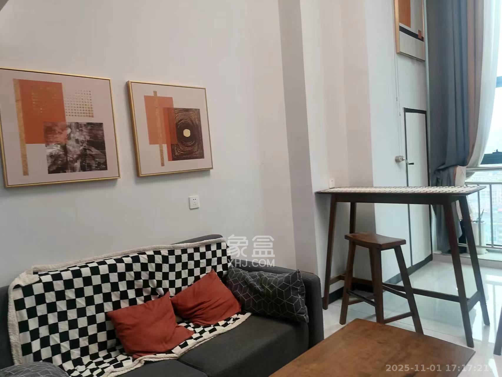 东盈商业广场（华泉城市广场）  1室1厅1卫    2000.0元/月