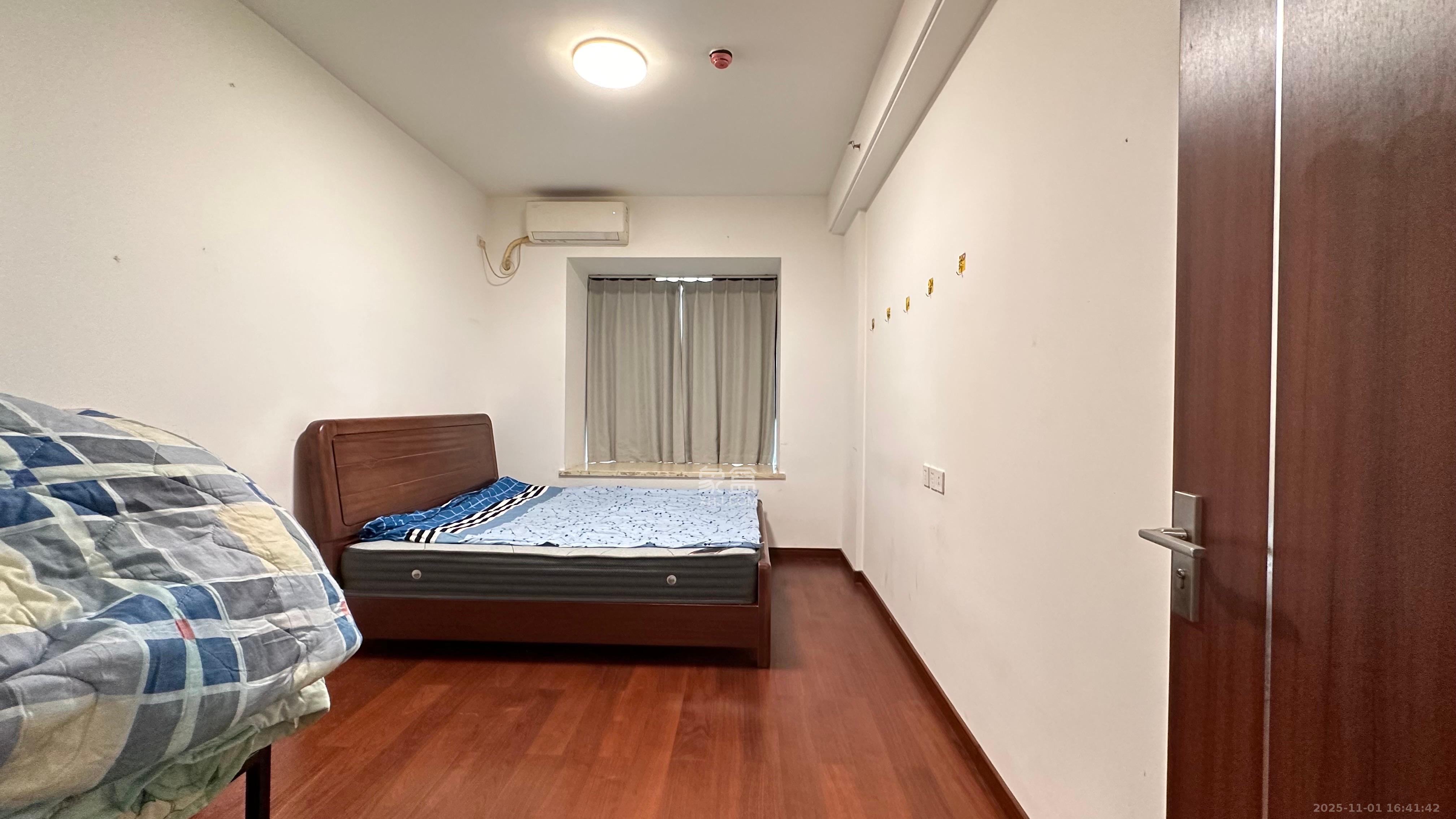 万润滨江天著  4室2厅2卫    2500.0元/月室内图