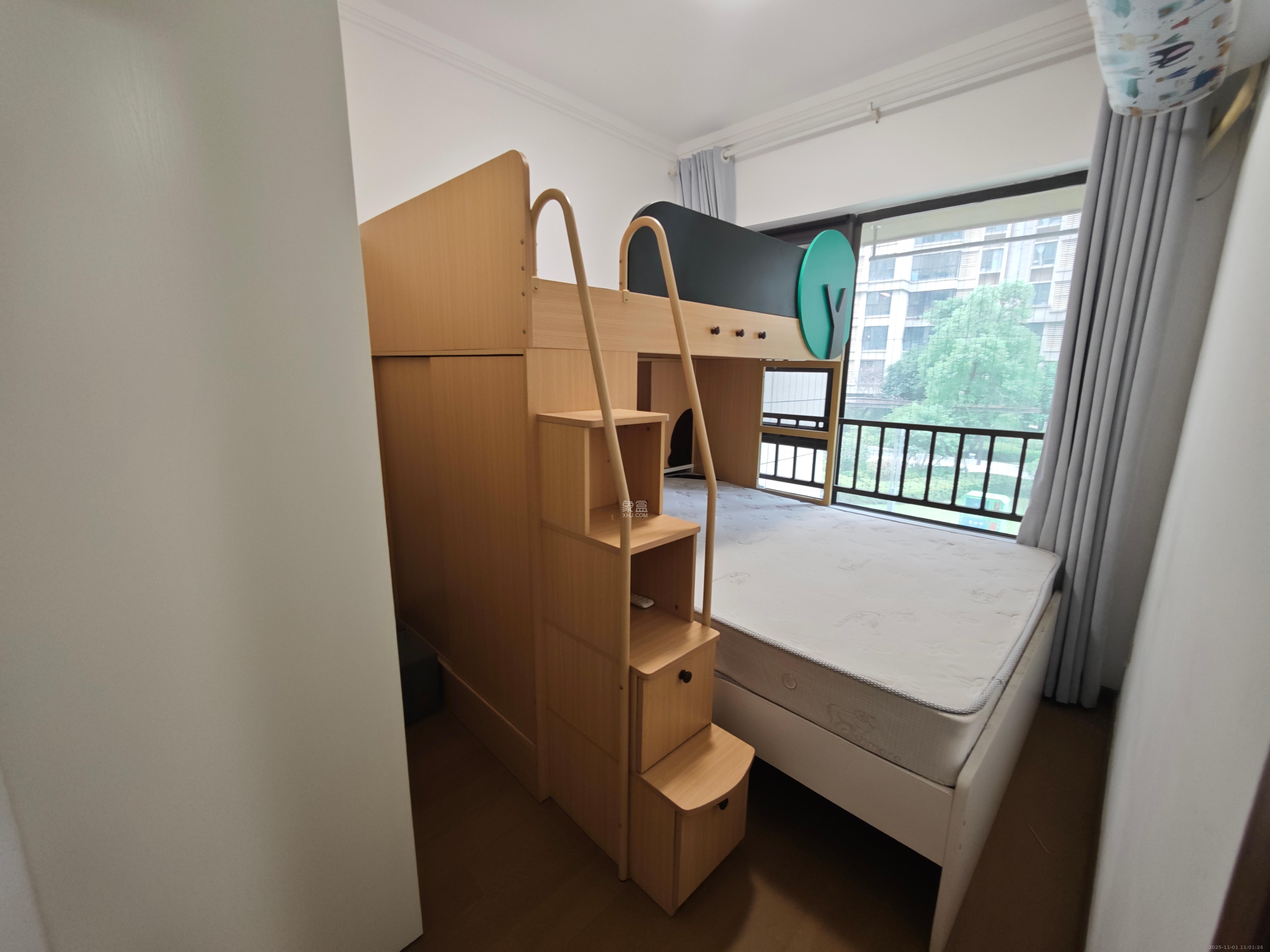 阳光城尚东湾青柠园  3室2厅2卫    3000.0元/月室内图