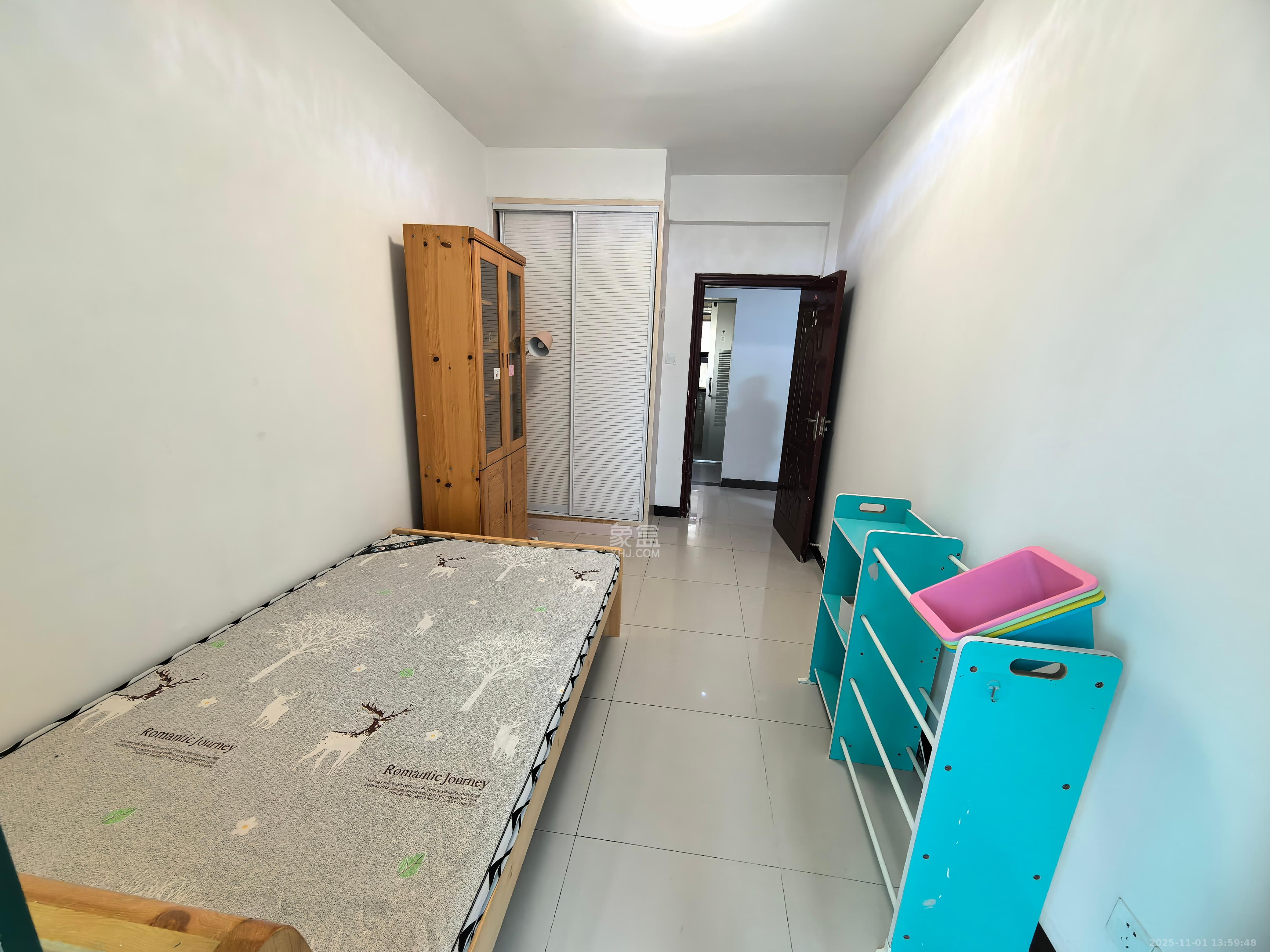 湖韵佳苑 3室2厅1卫 2700.0元/月 湖韵佳苑 3室2厅1卫 2700.0元/月室内图