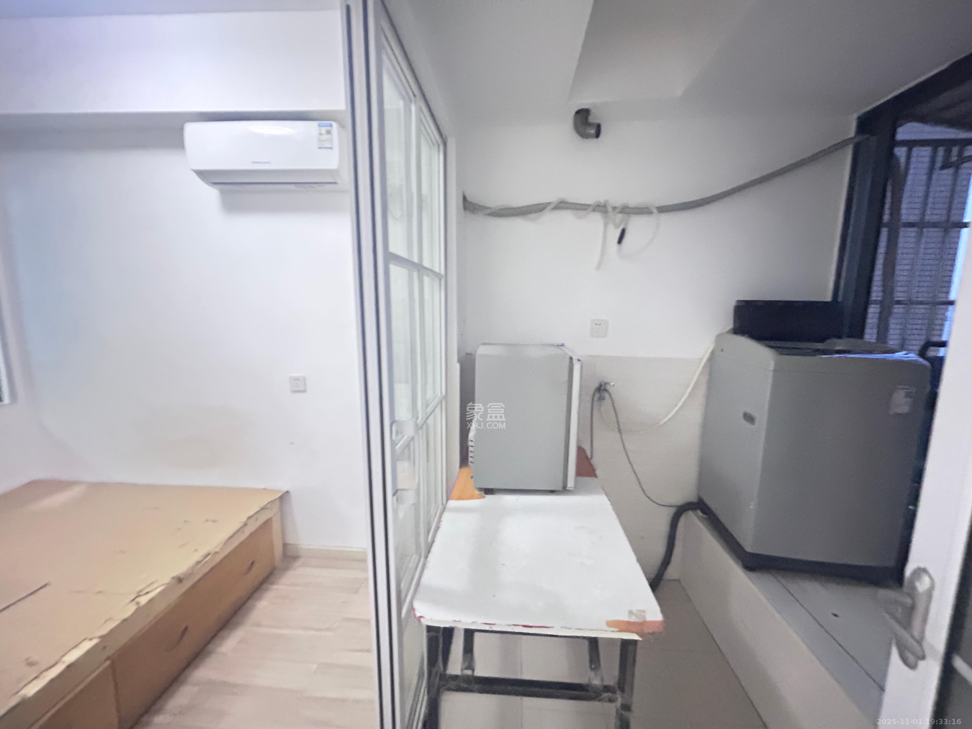 长房半岛蓝湾（观山月）  1室1厅1卫    1400.0元/月室内图