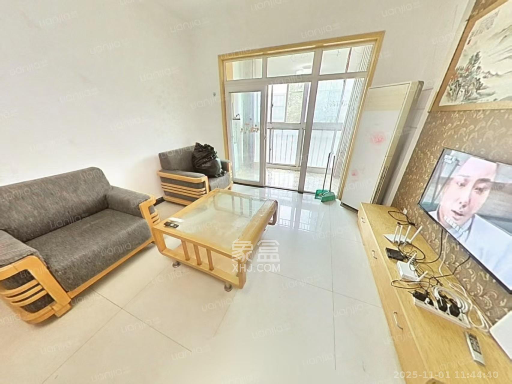 德润园  1室0厅0卫    2000.0元/月室内图