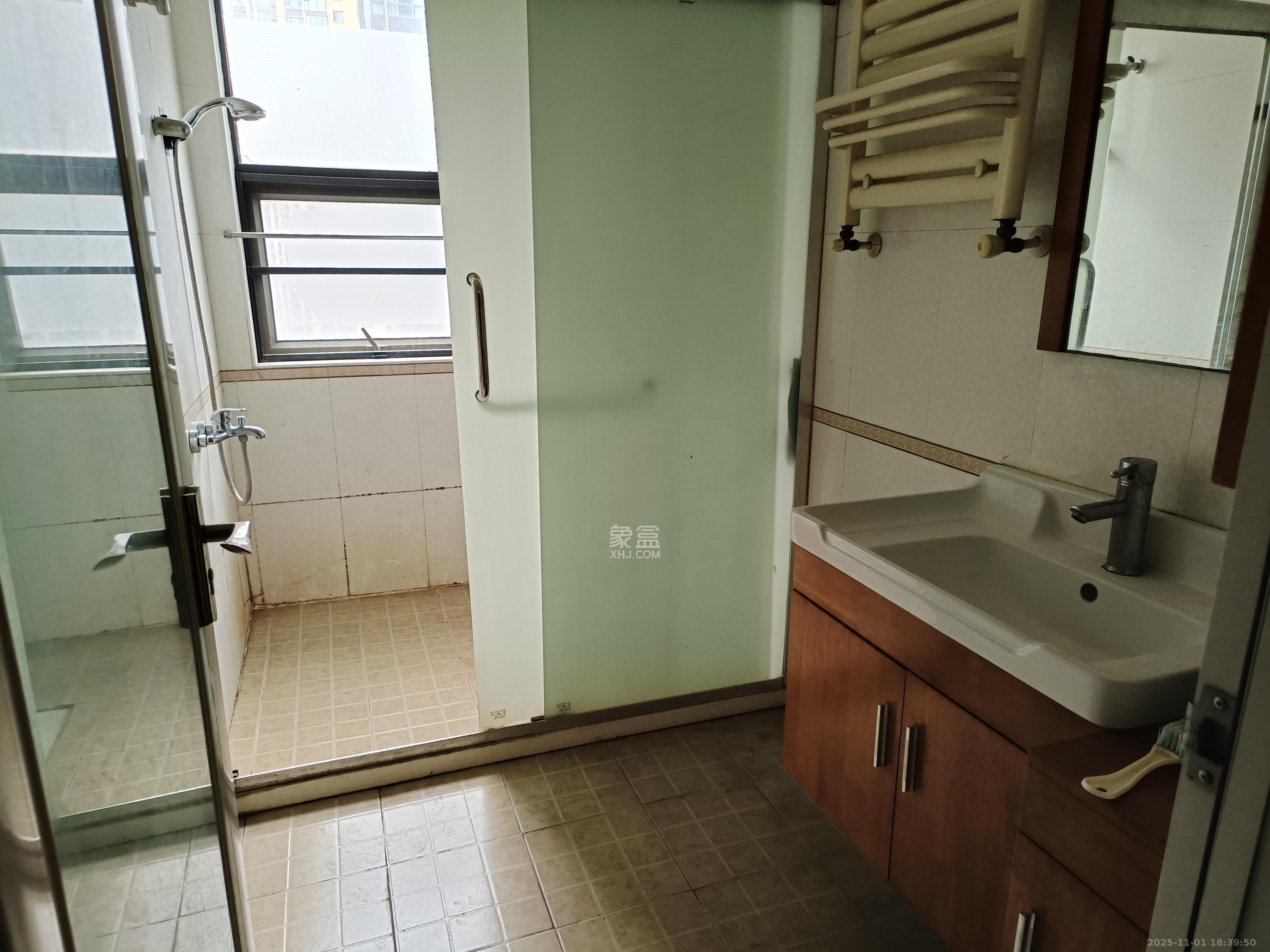 茂华国际湘  3室2厅2卫    2700.0元/月室内图