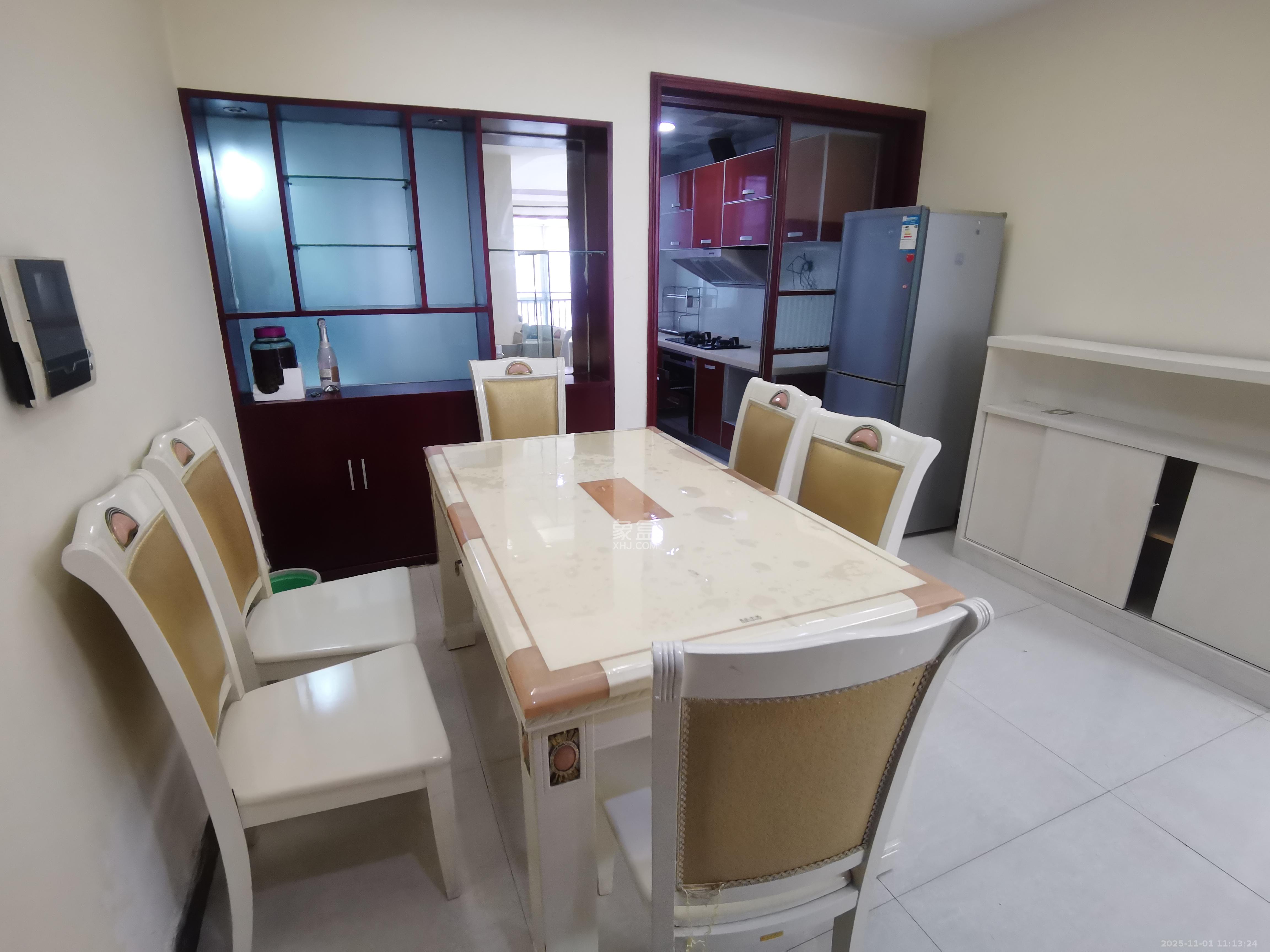 东门壹号家园  3室2厅2卫    2800.0元/月