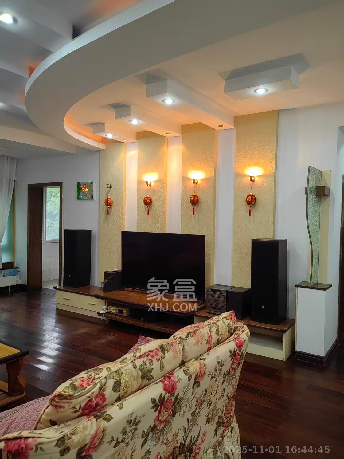 丹桂苑(国防科技大学单位房）  4室2厅2卫    3400.0元/月