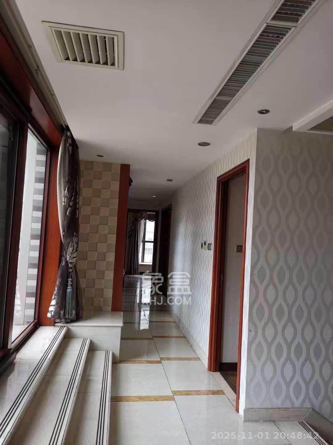 维一星城  4室2厅2卫    10000.0元/月室内图