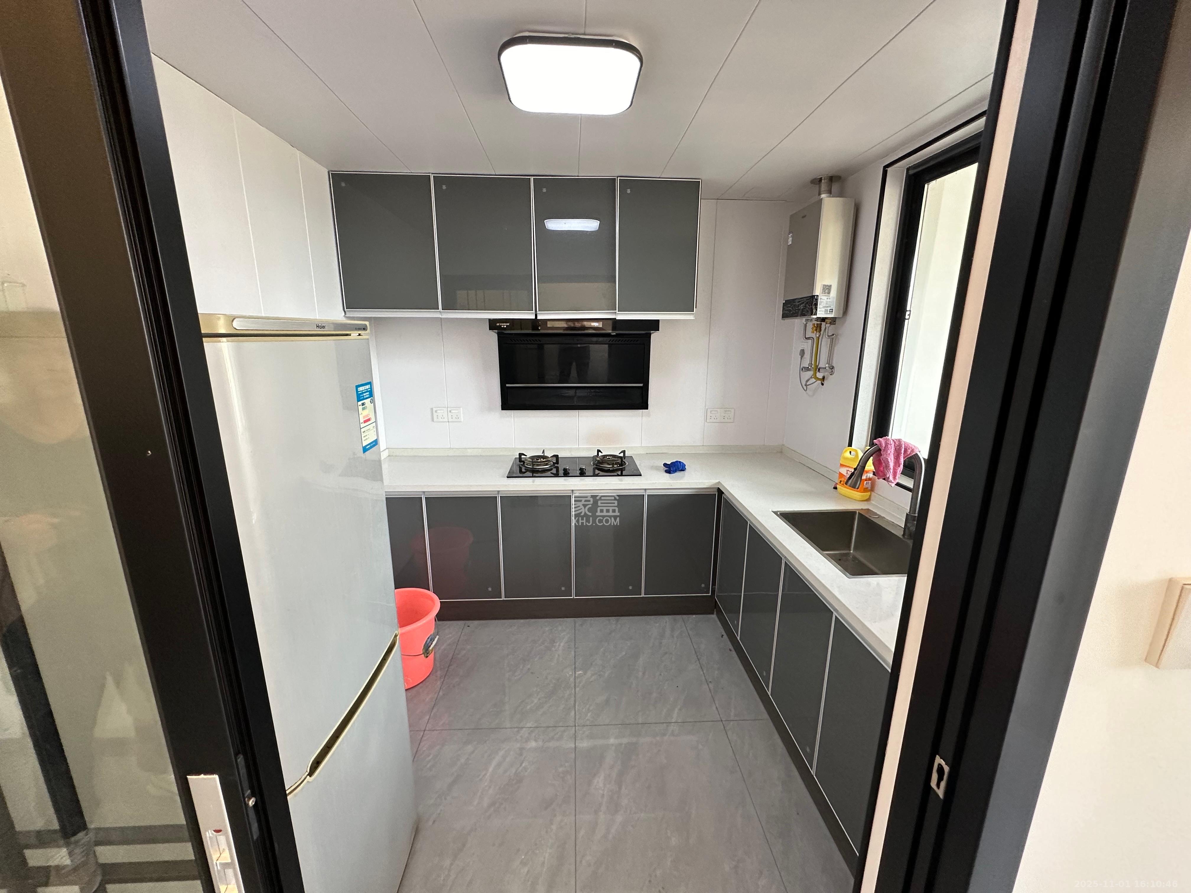 邦盛水岸御园  4室2厅2卫    2800.0元/月室内图