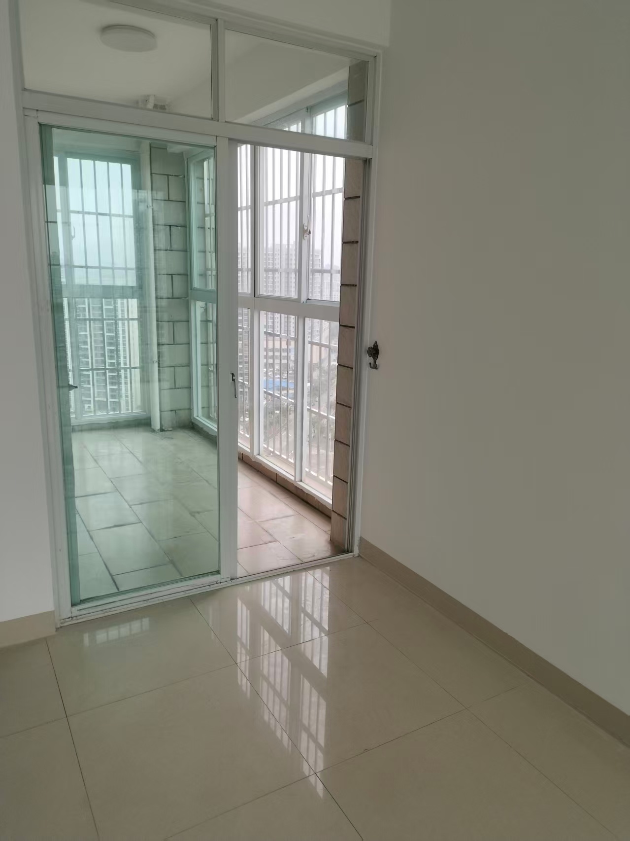 金牛生态小区  3室2厅2卫    3000.0元/月室内图