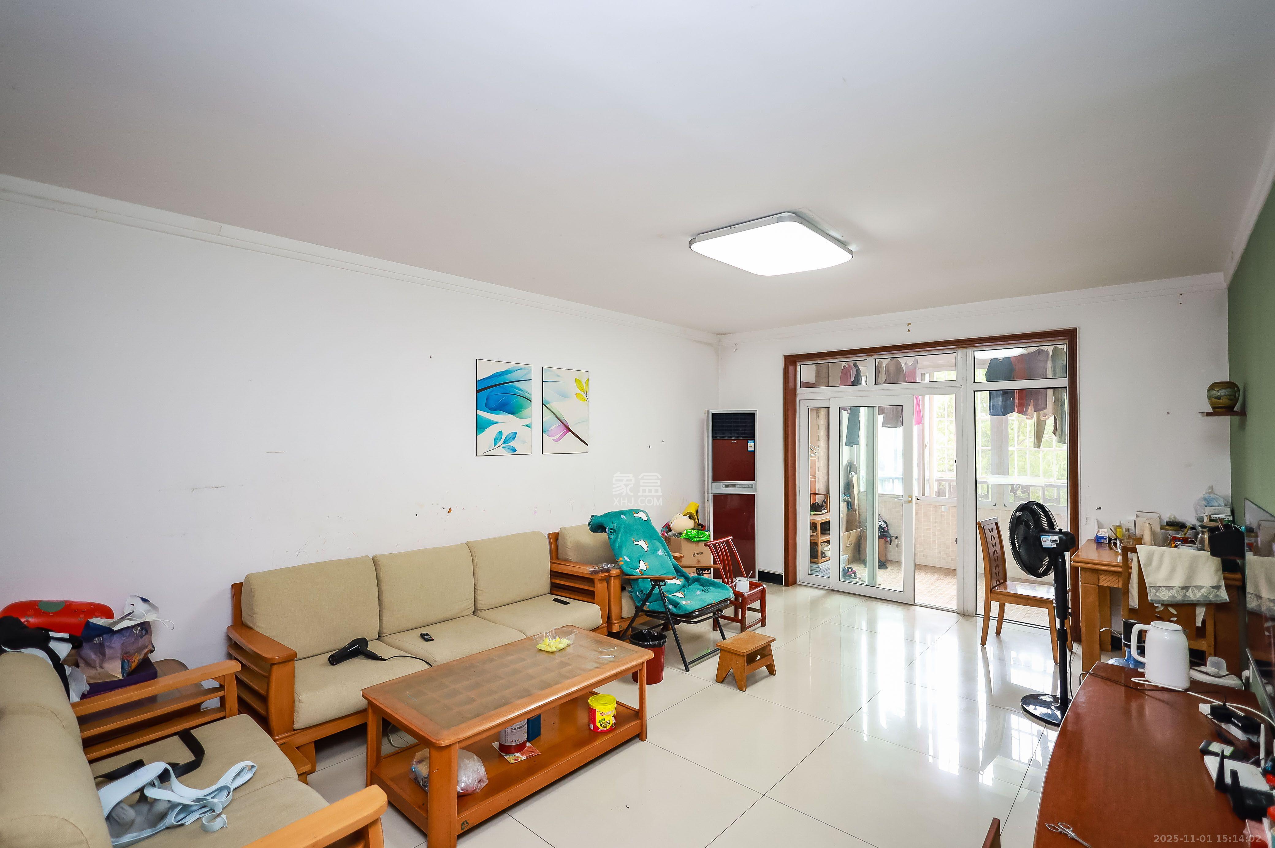 长房西郡  3室1厅1卫    2300.0元/月 长房西郡  3室1厅1卫    2300.0元/月室内图