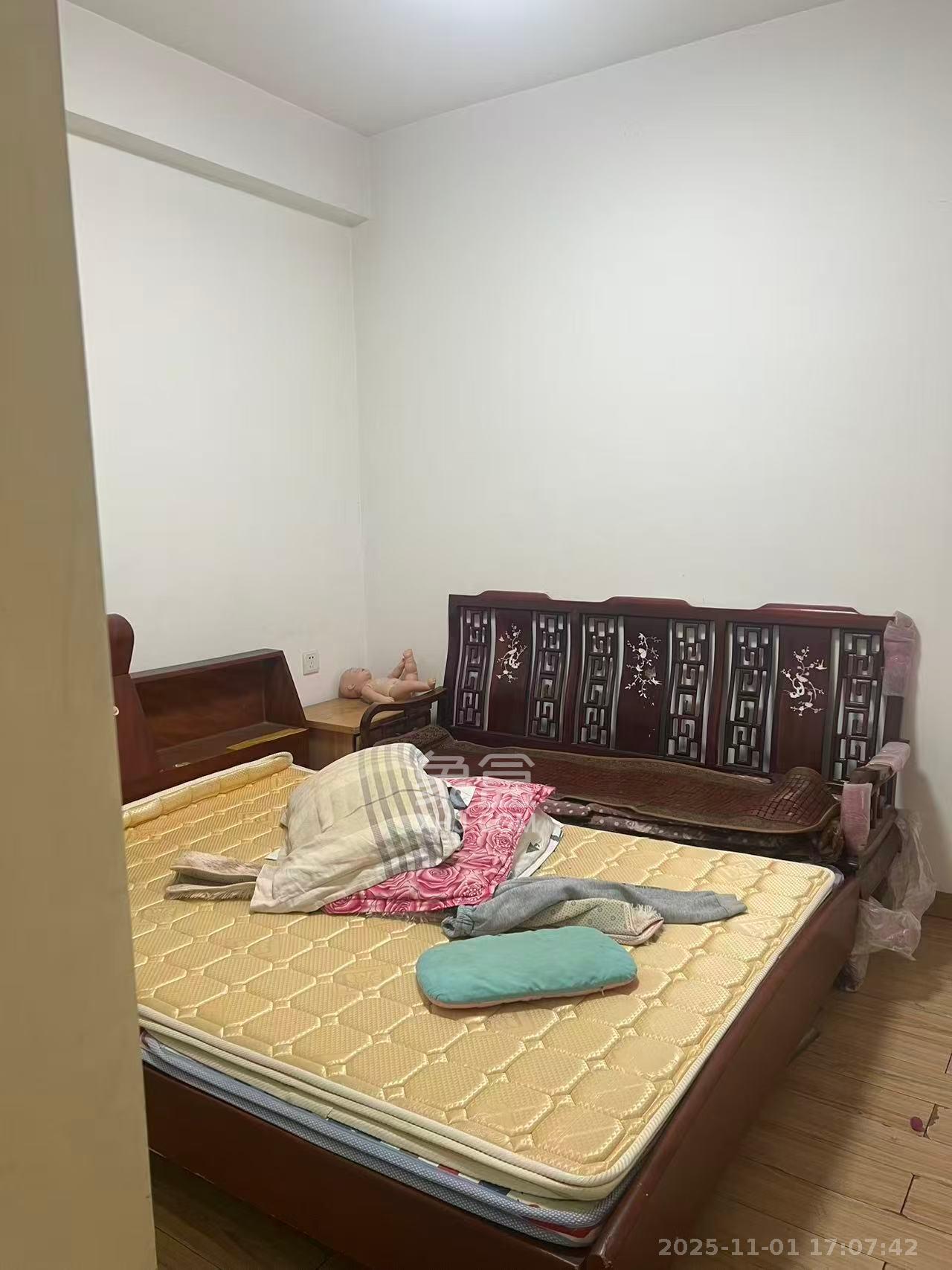 浏阳河畔家园  3室2厅1卫    2300.0元/月室内图