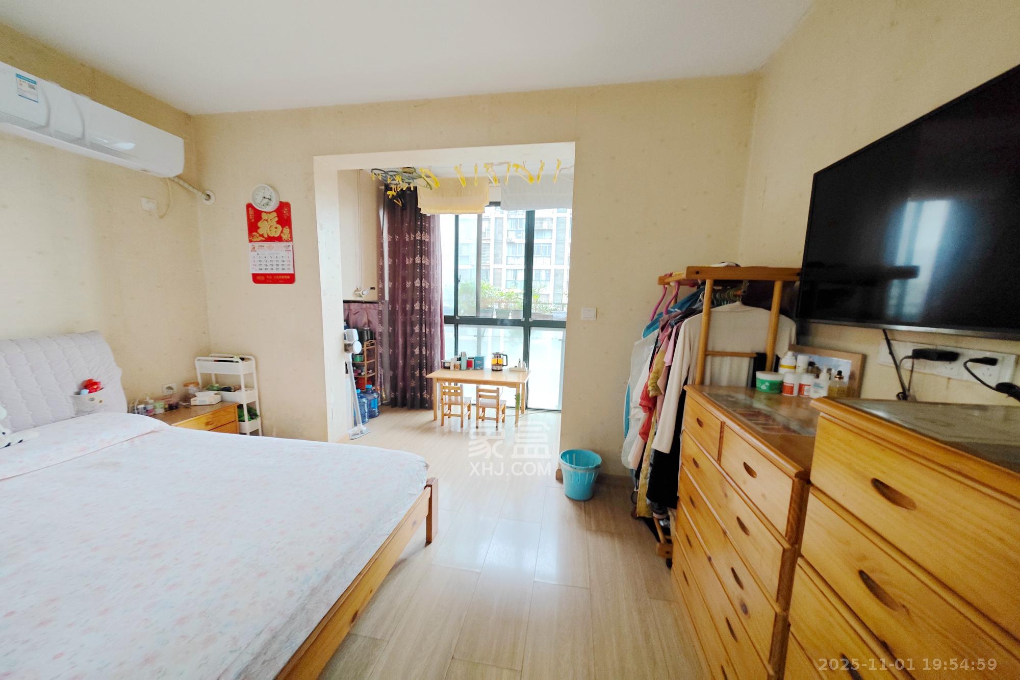 尊邸华庭  1室1厅1卫    28.8万卧室