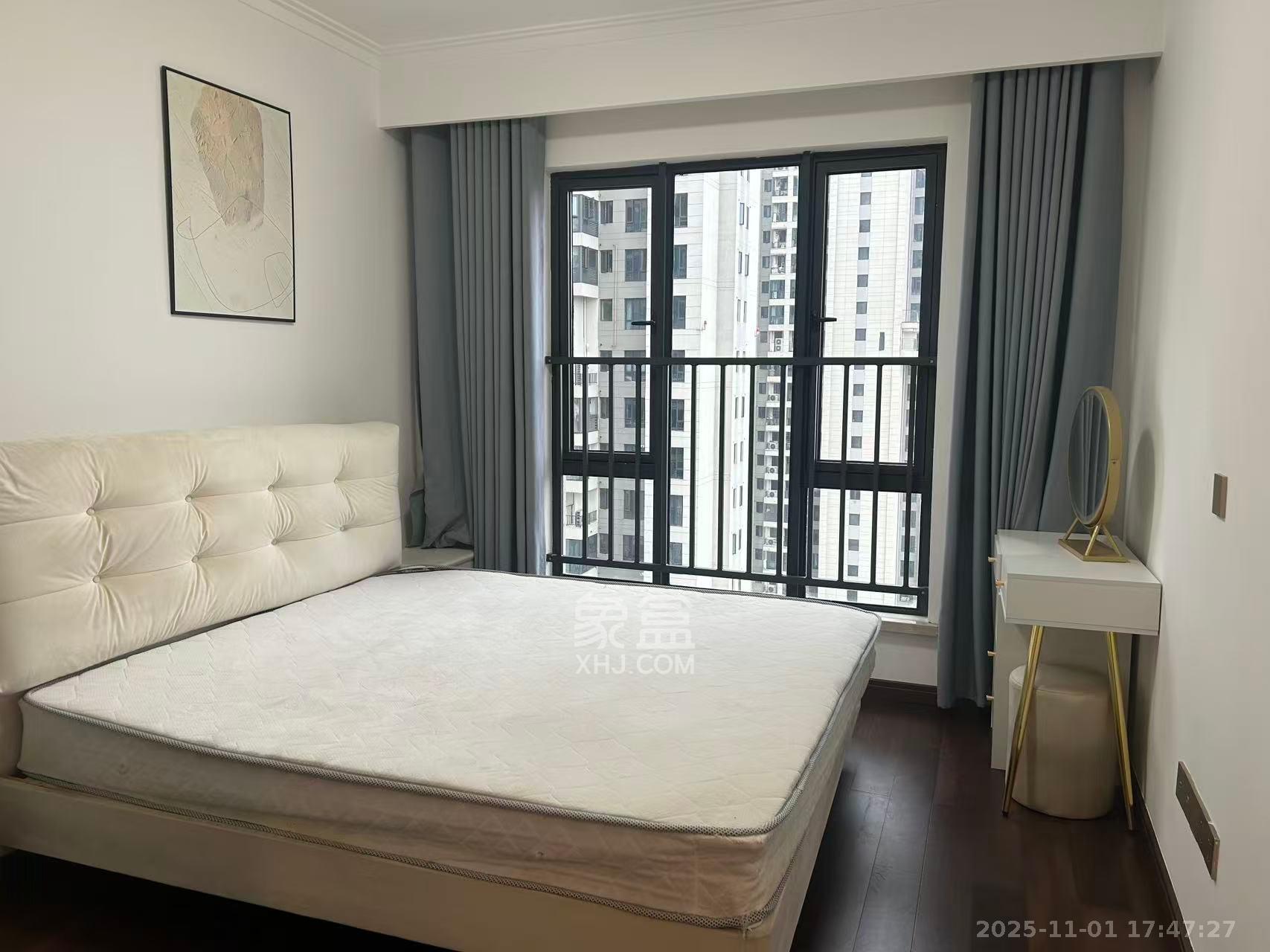 绿地长沙城际空间站(绿地新里佳苑) 3室2厅2卫 3500.0元/月 绿地长沙城际空间站(绿地新里佳苑) 3室2厅2卫 3500.0元/月室内图