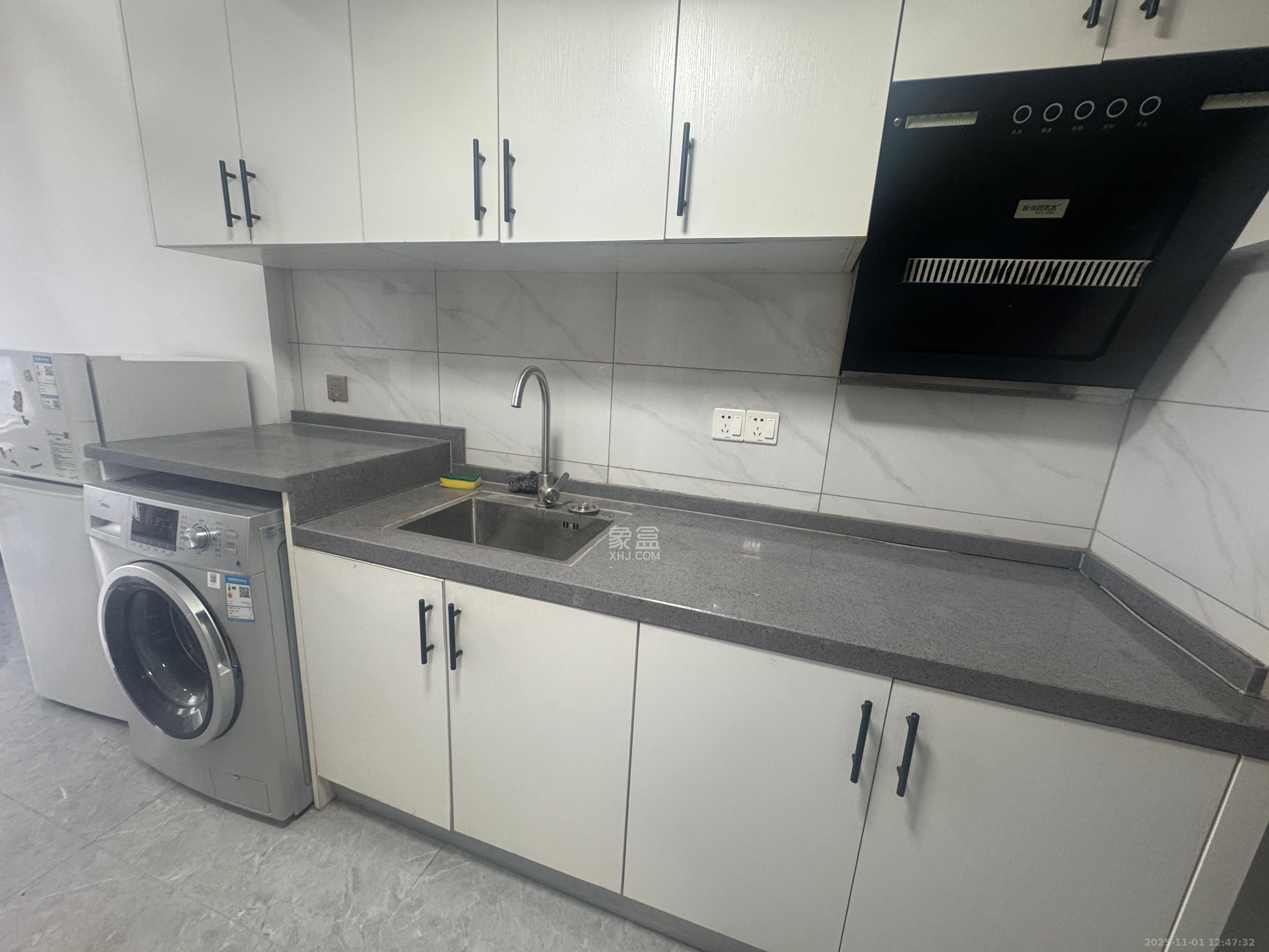 梅溪湖金茂湾  2室1厅1卫    1900.0元/月