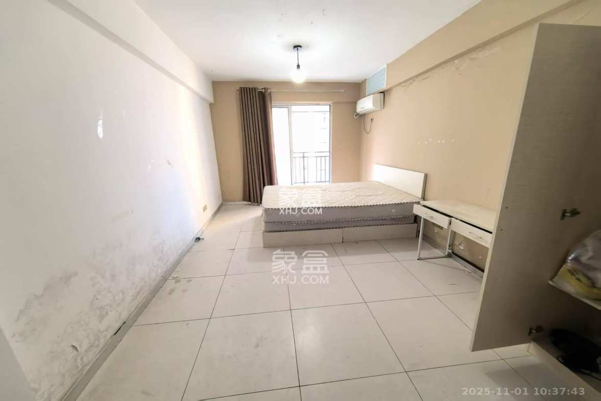 银港水晶城 5室2厅2卫 2600.0元/月 银港水晶城 5室2厅2卫 2600.0元/月室内图