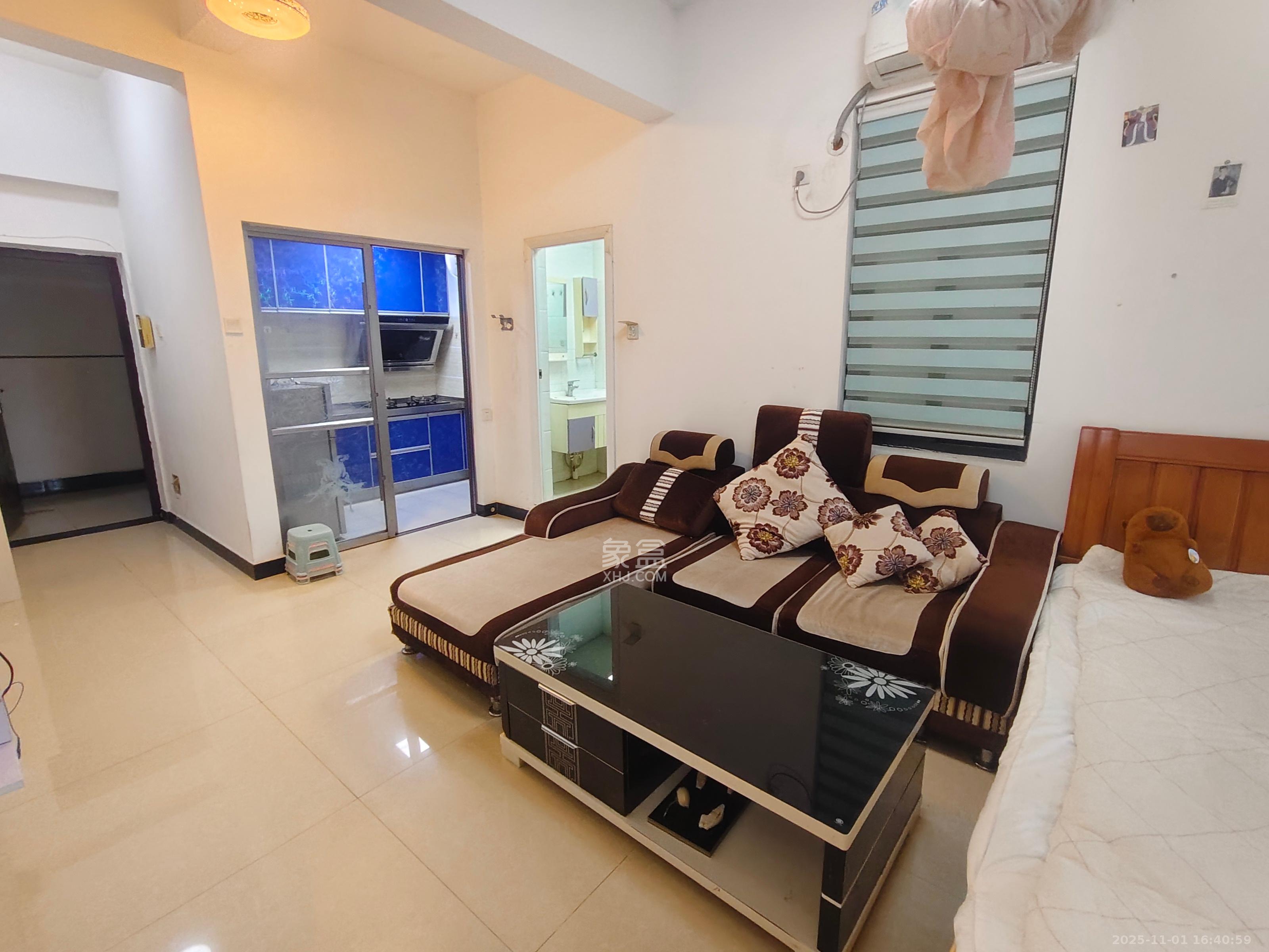 红树湾  1室1厅1卫    1200.0元/月