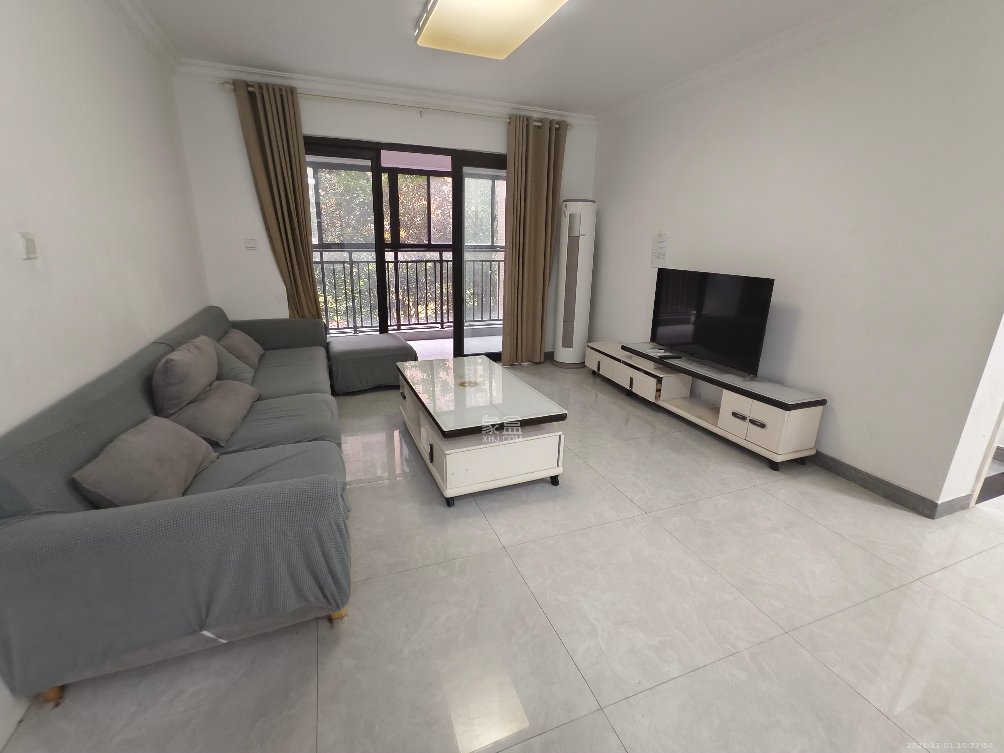 北辰中央公园C区  3室2厅2卫    2400.0元/月