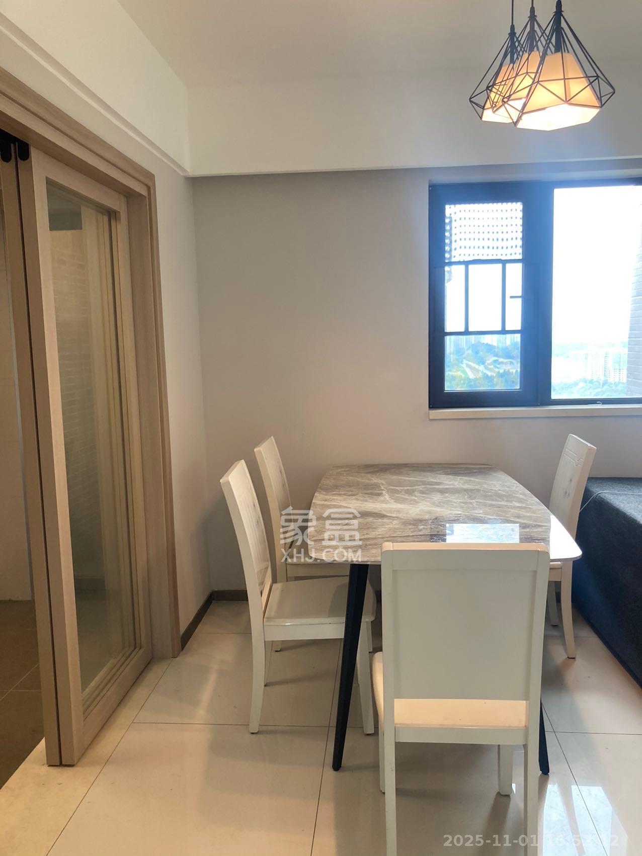 时代倾城五期 3室2厅2卫 2400.0元/月 时代倾城五期 3室2厅2卫 2400.0元/月室内图