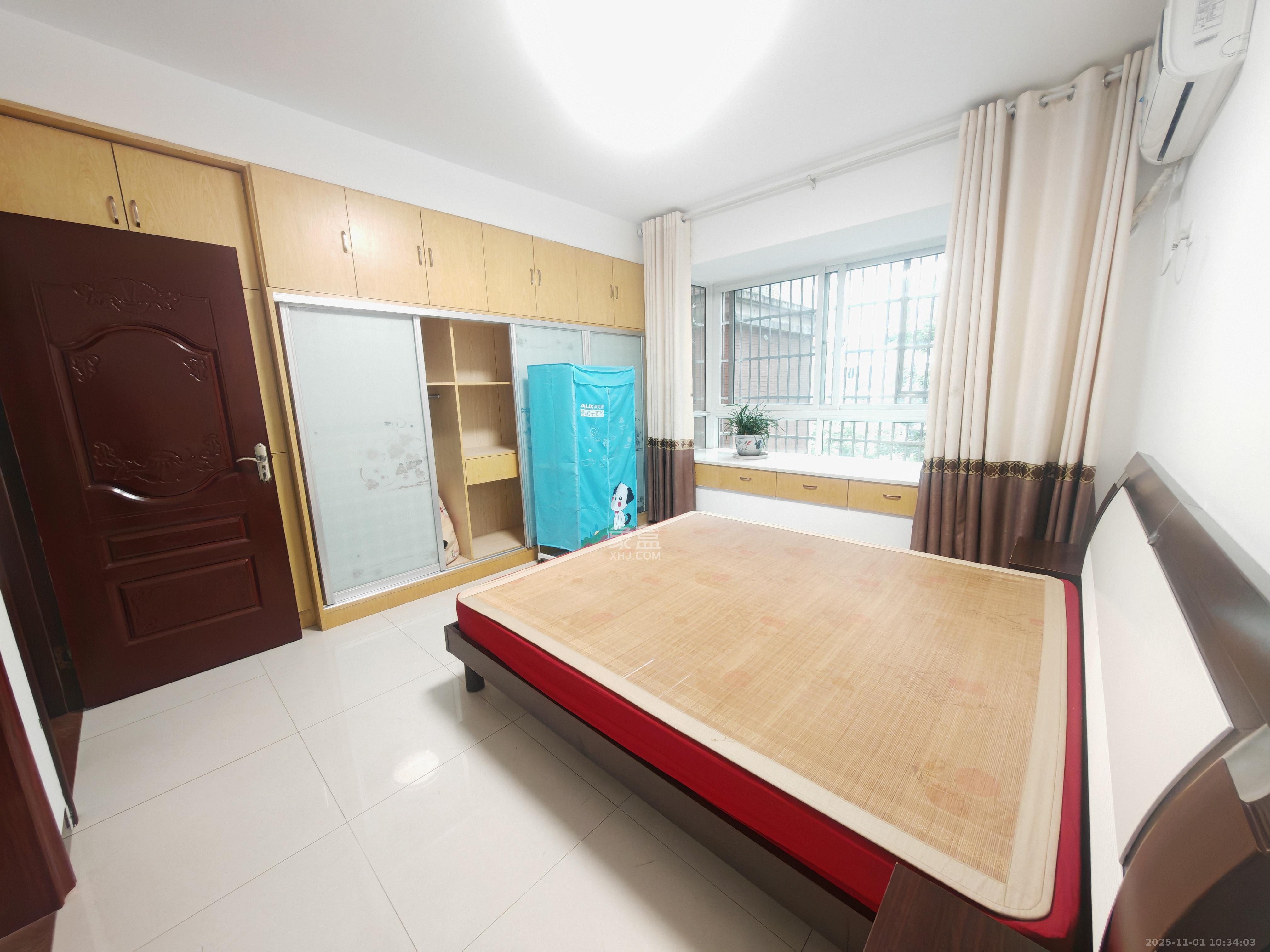 和润园一、二期  3室2厅2卫    2000.0元/月室内图