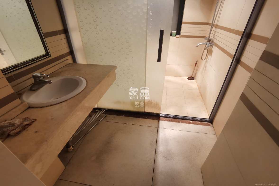 浏阳河畔家园 3室2厅2卫 2500.0元/月 浏阳河畔家园 3室2厅2卫 2500.0元/月室内图