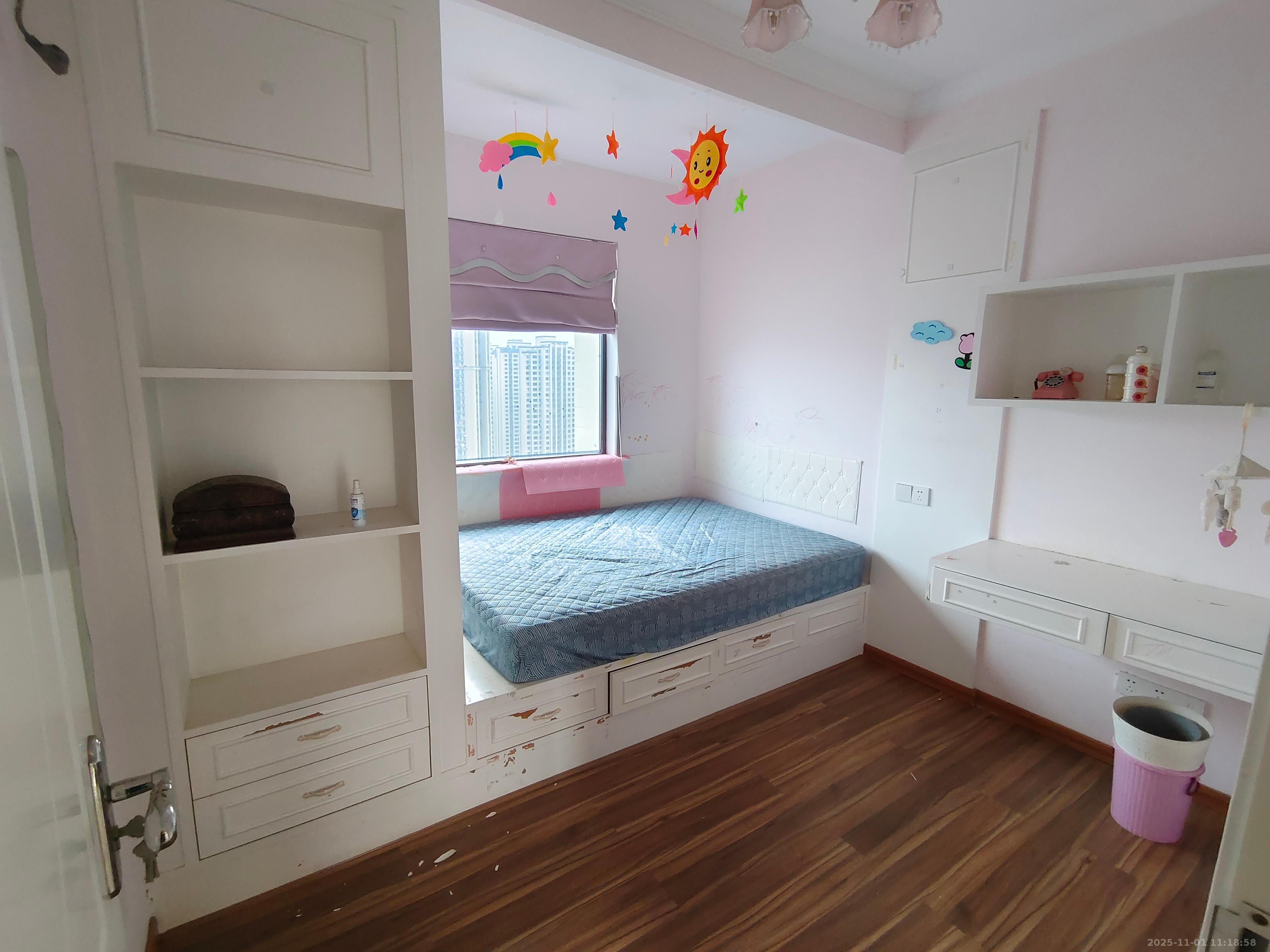 和泓梅溪四季  5室2厅2卫    3200.0元/月室内图