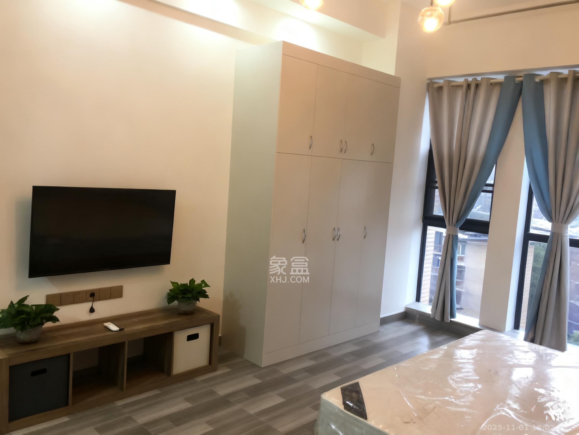 新世界广场  1室1厅1卫    1500.0元/月室内图