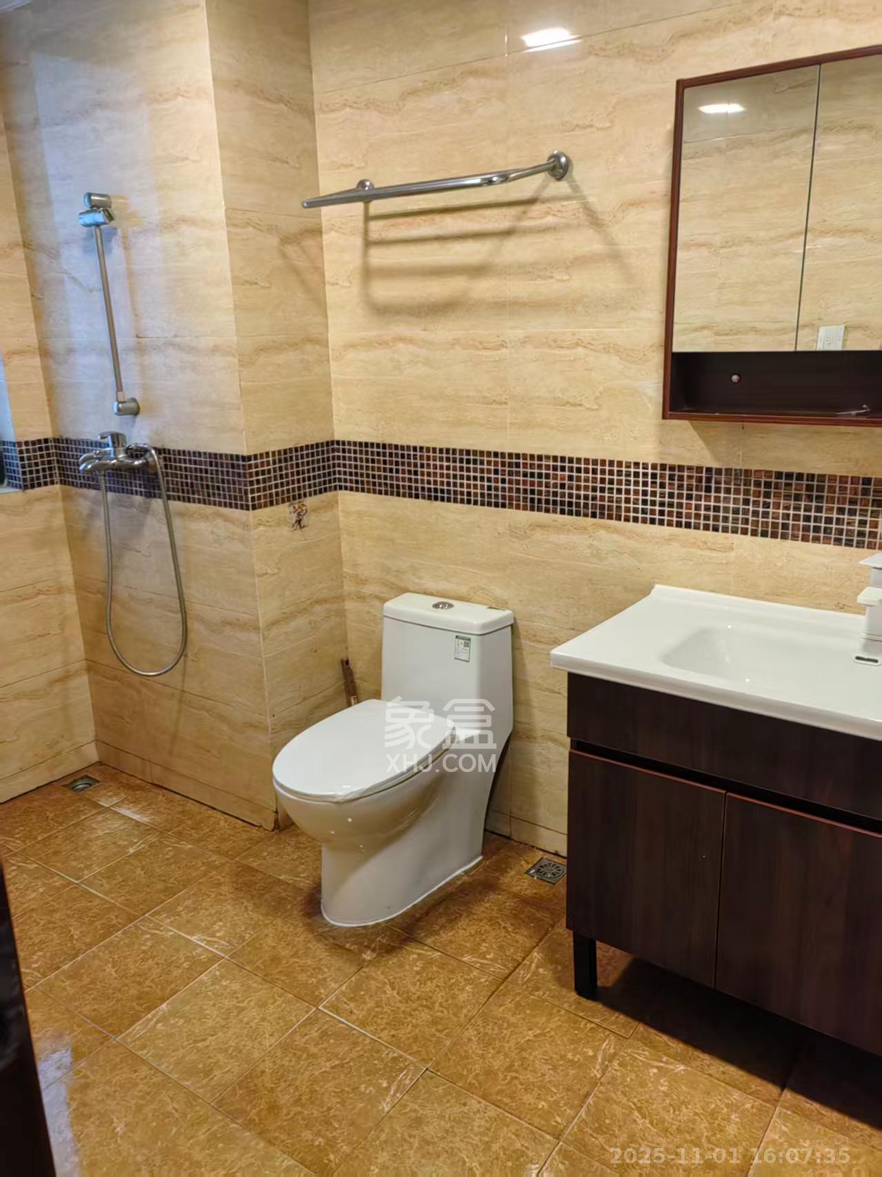 万科城  3室2厅2卫    2800.0元/月室内图