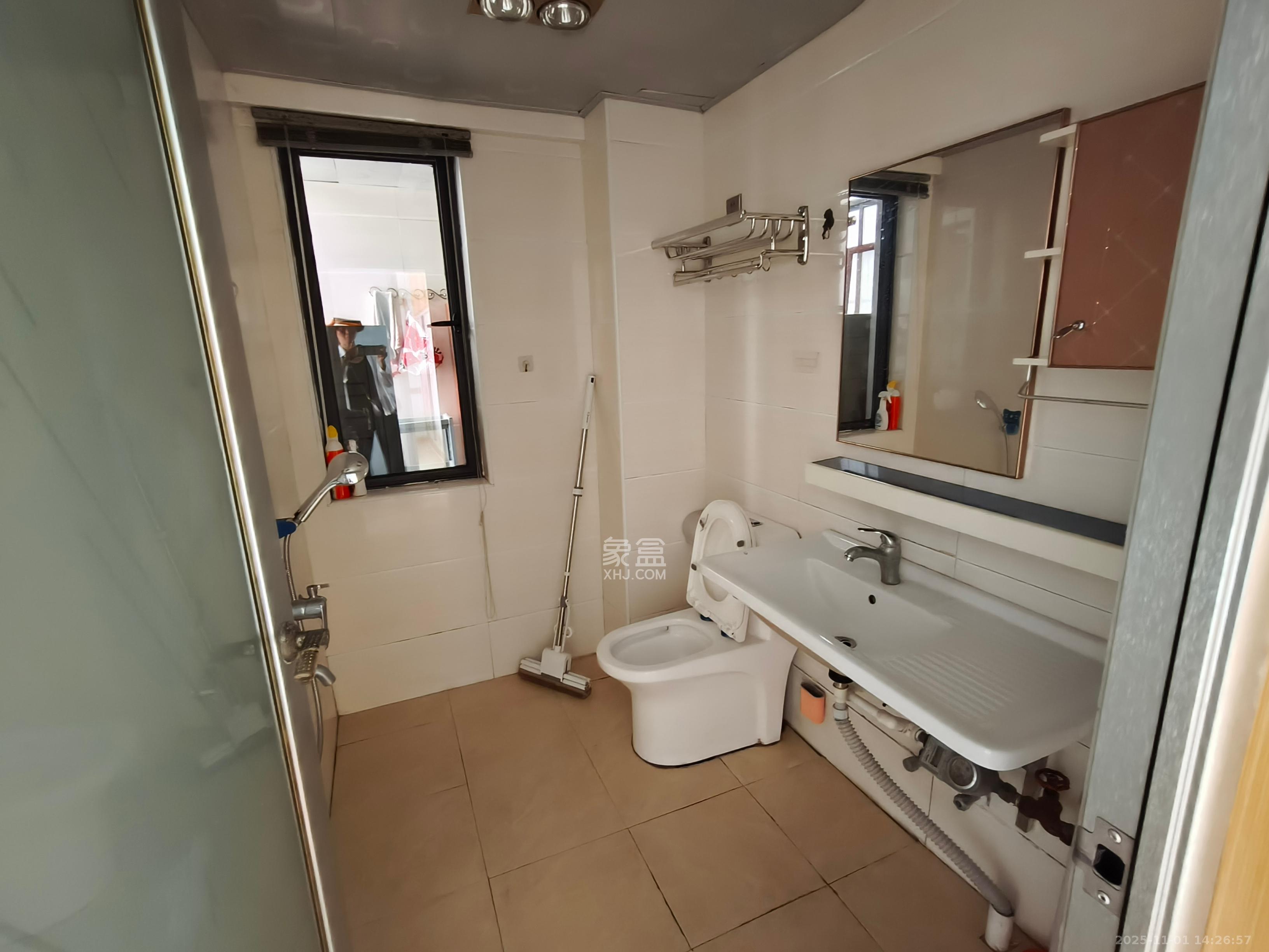 极目楚天  2室2厅1卫    2000.0元/月室内图