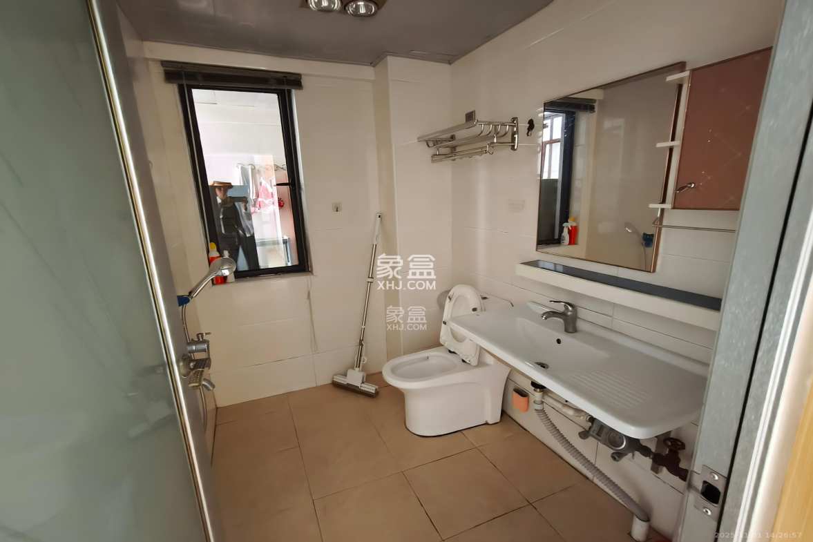 极目楚天 2室2厅1卫 2000.0元/月 极目楚天 2室2厅1卫 2000.0元/月室内图