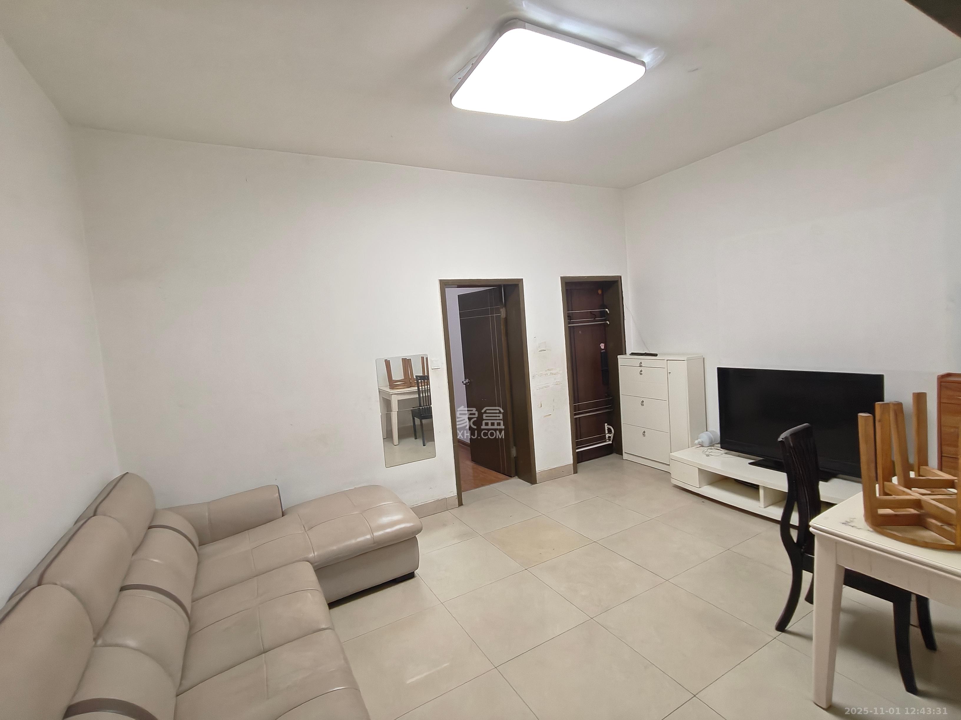 省商务厅宿舍  2室1厅1卫    1700.0元/月 省商务厅宿舍  2室1厅1卫    1700.0元/月室内图1